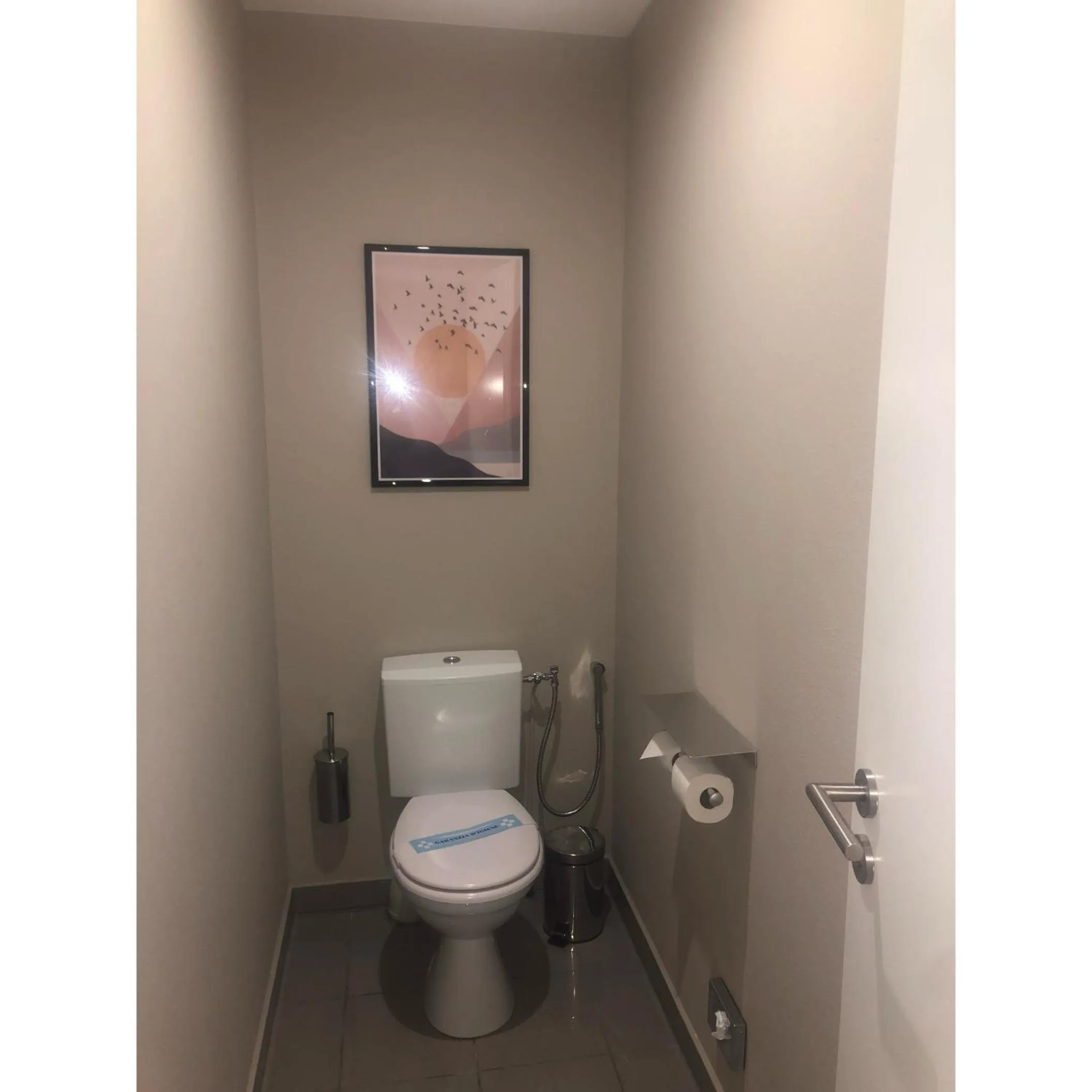 Toilet in Grand Hôtel Du Tonneau D'Or