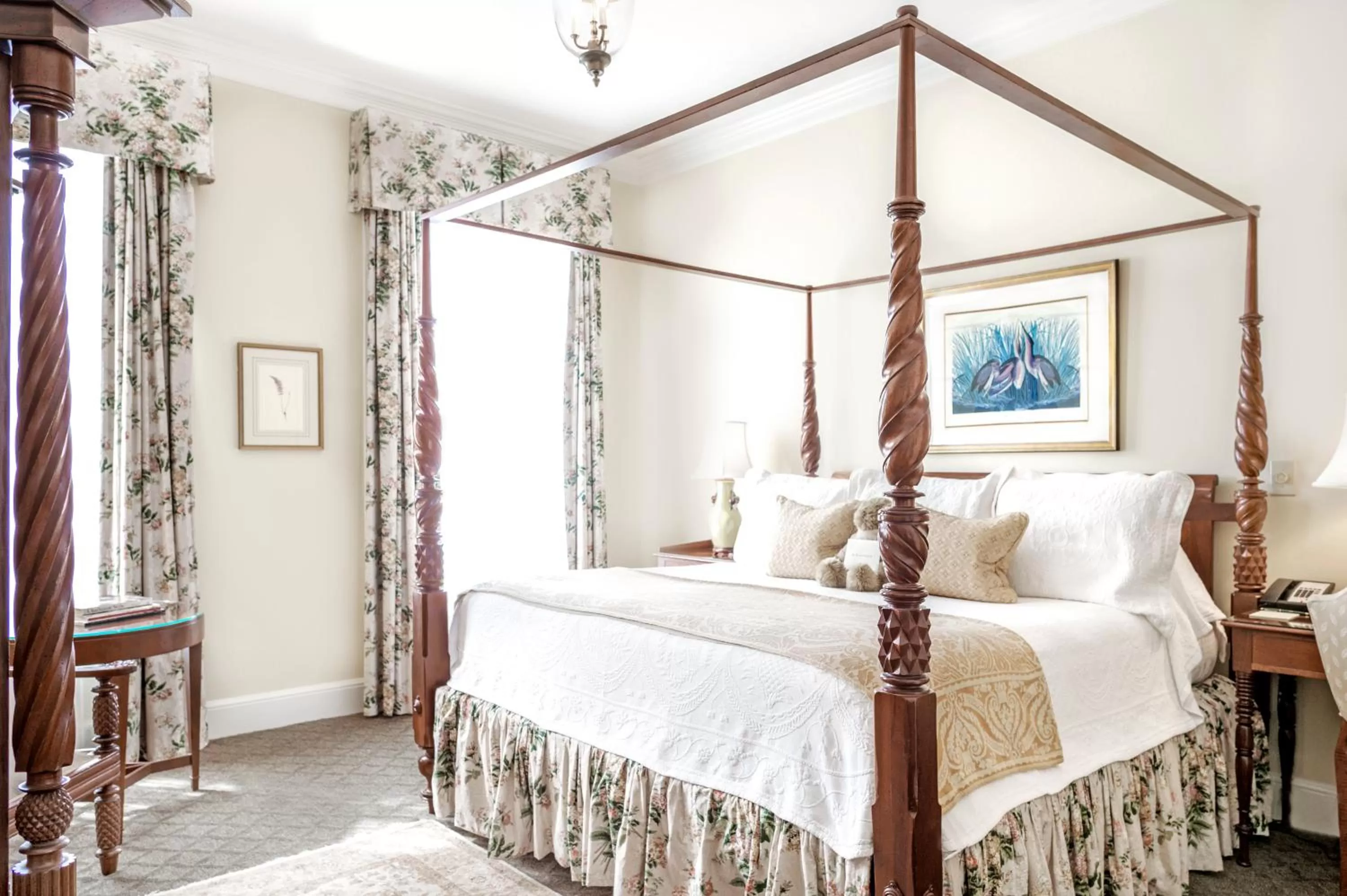 Bedroom, Bed in Planters Inn - Charleston