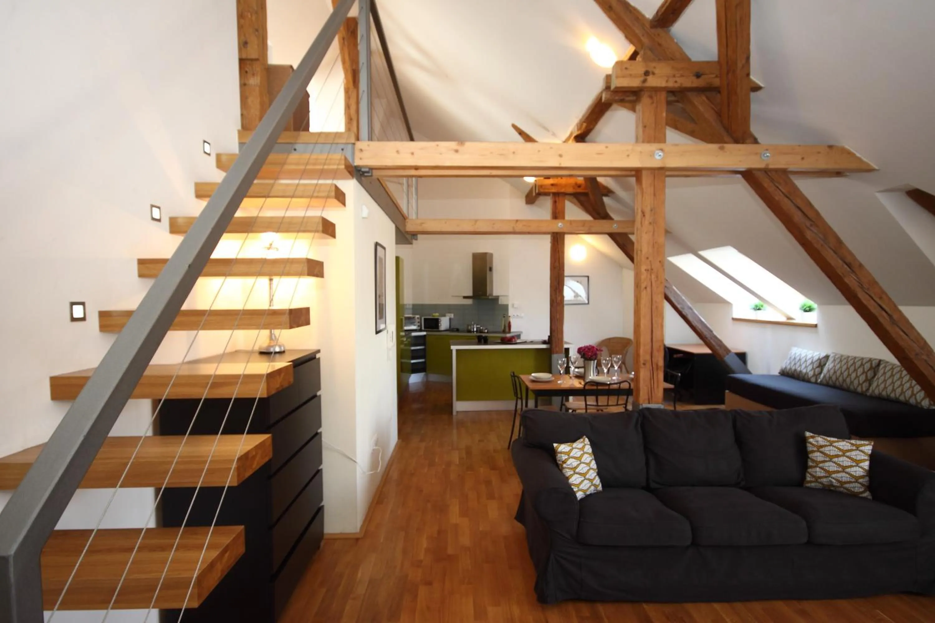 Photo of the whole room in River View Residence