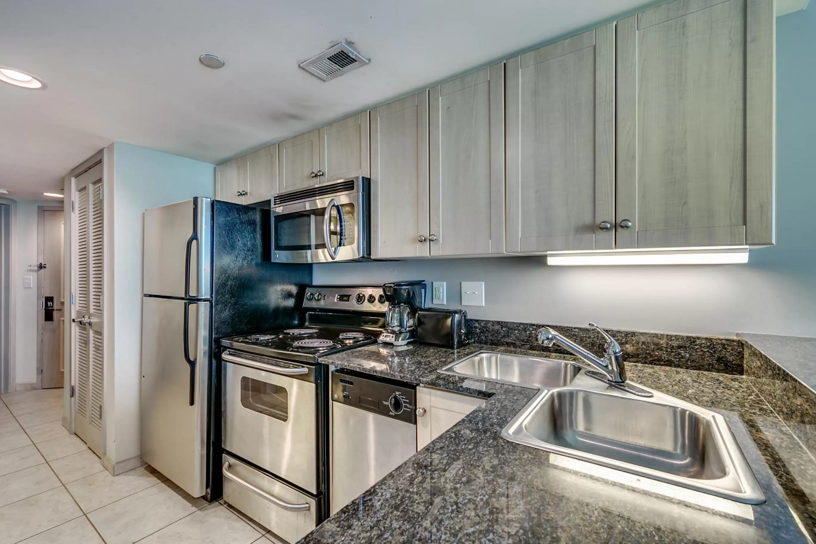 Kitchen or kitchenette, Kitchen/Kitchenette in Oceans One Resort