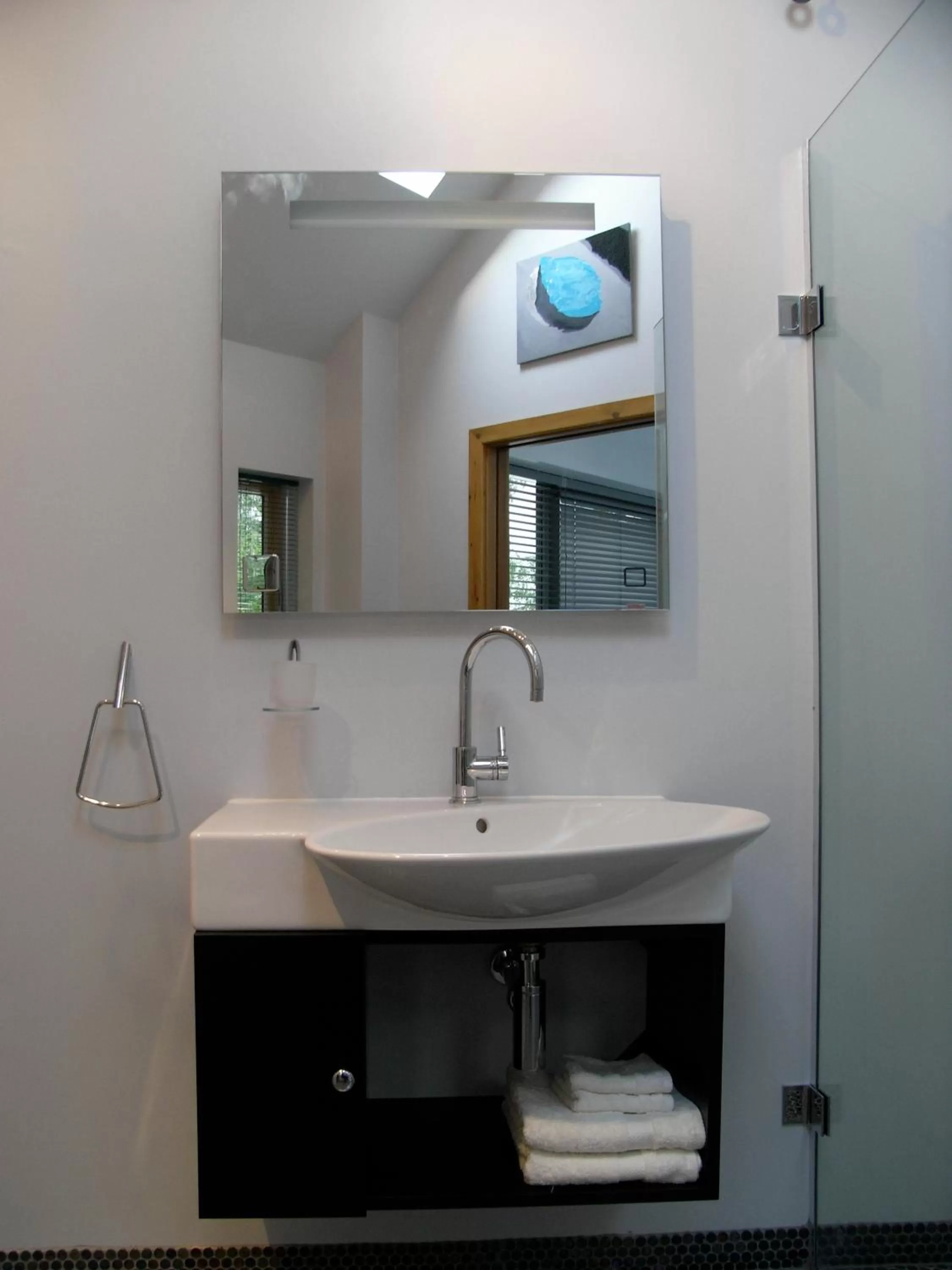 Bathroom in South Lodge