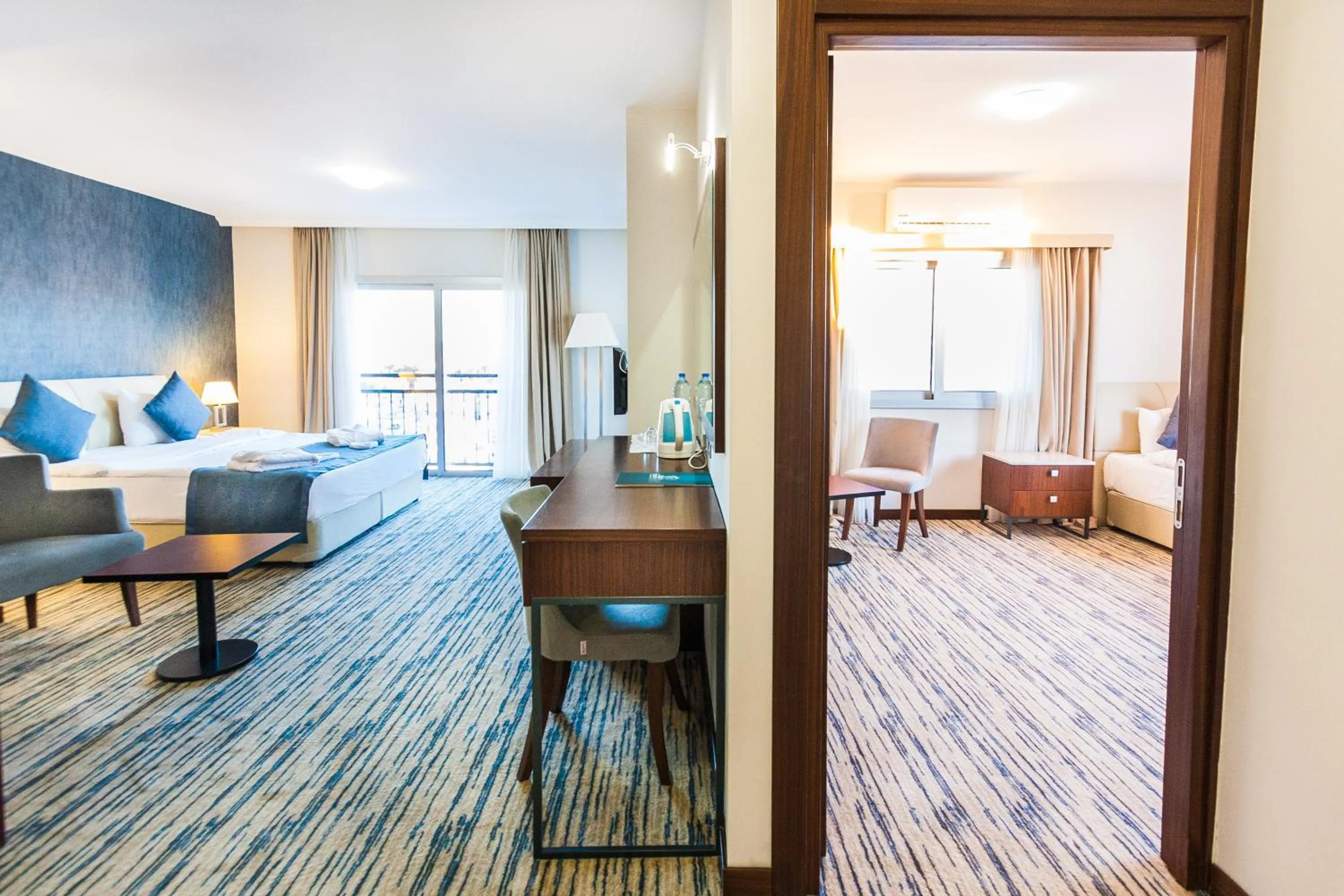 Bedroom, Bed in Port View Hotel