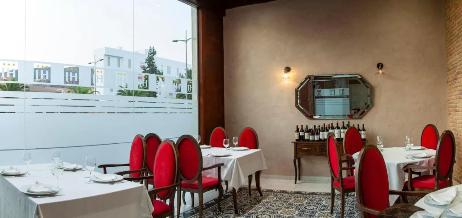 Restaurant/places to eat in Hotel Julián