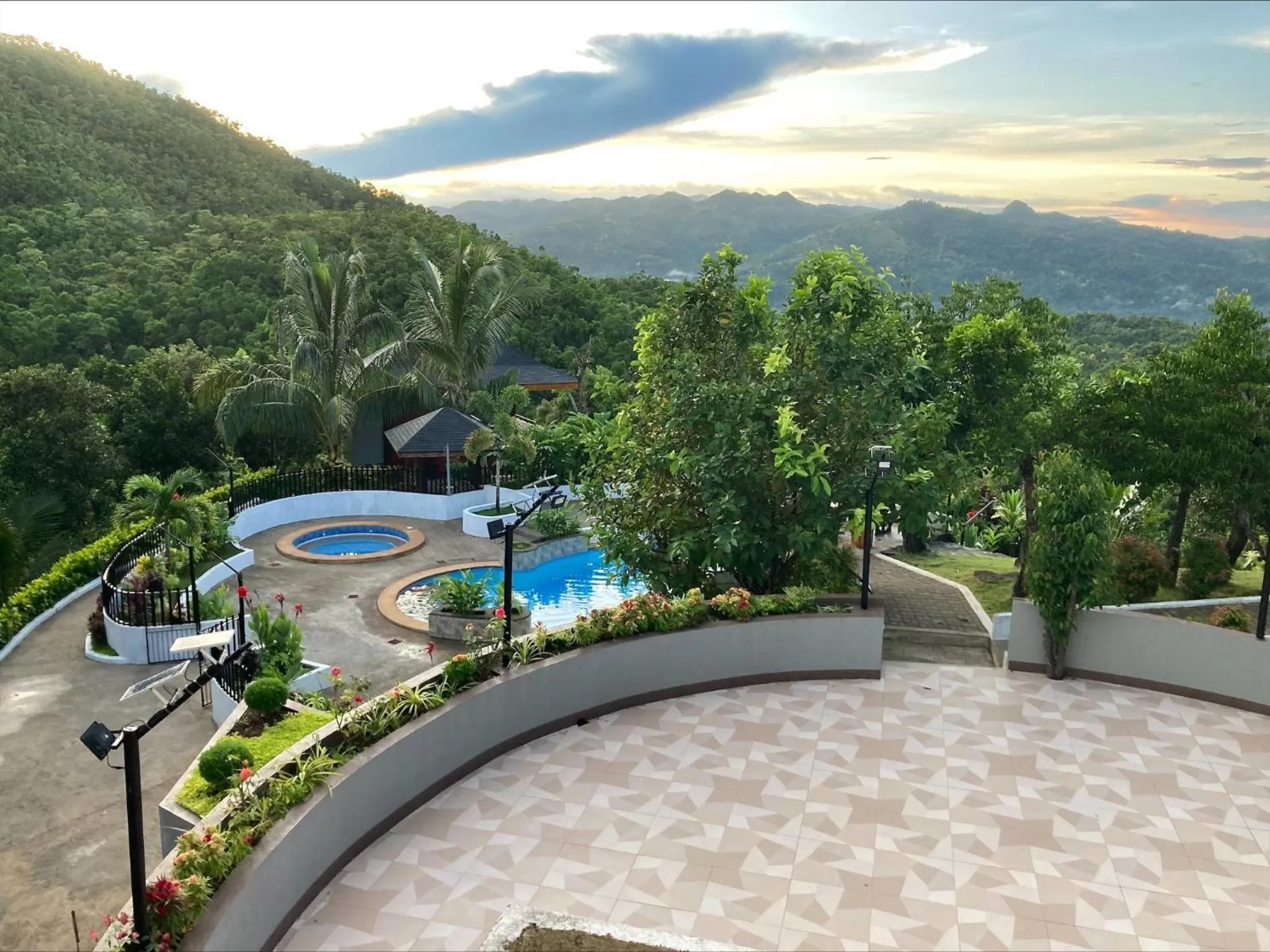 Natural landscape in MS Mountain Cabin