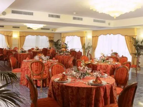 Restaurant/places to eat in Hotel Holiday Sul Lago