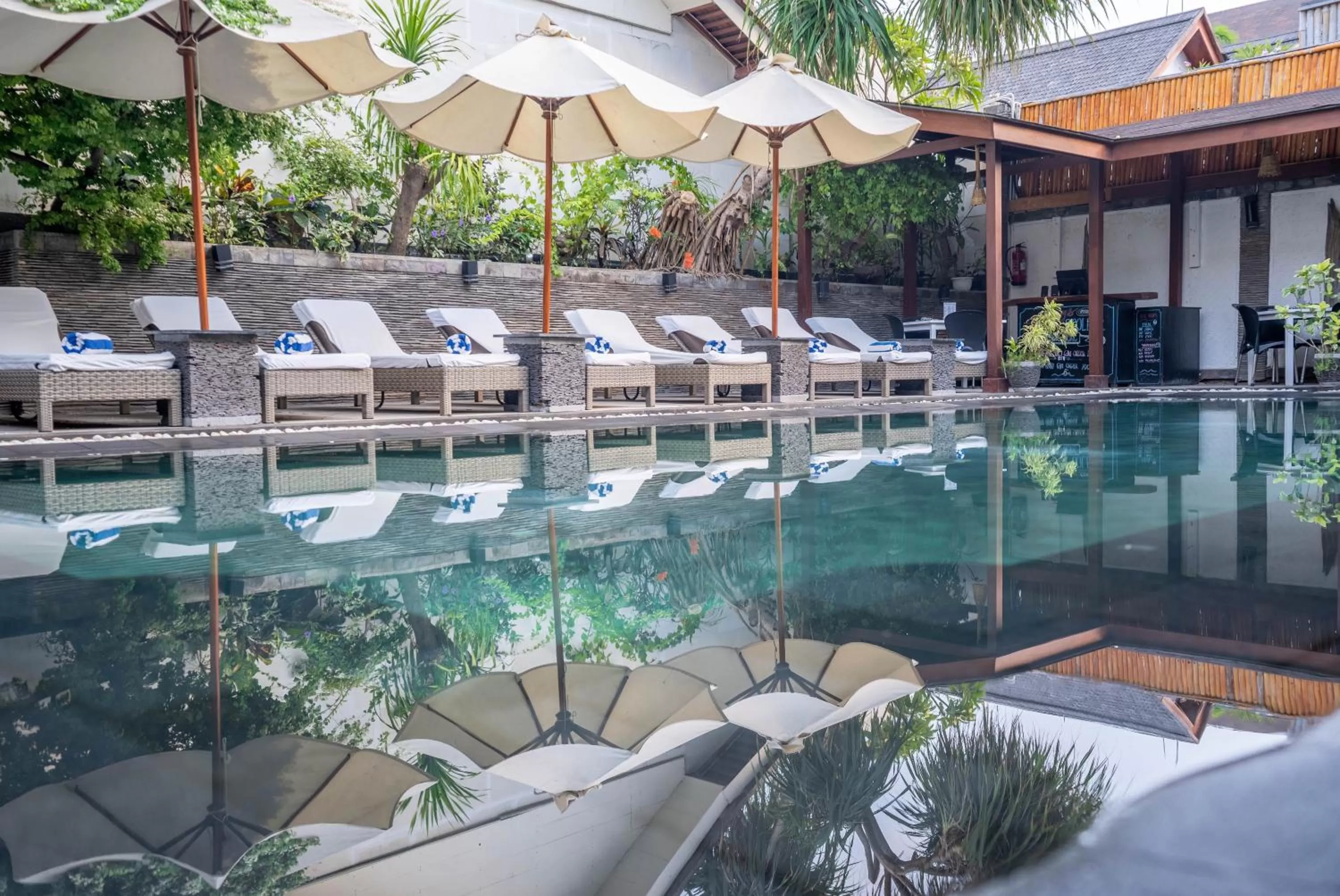 Property building in Scallywags Resort