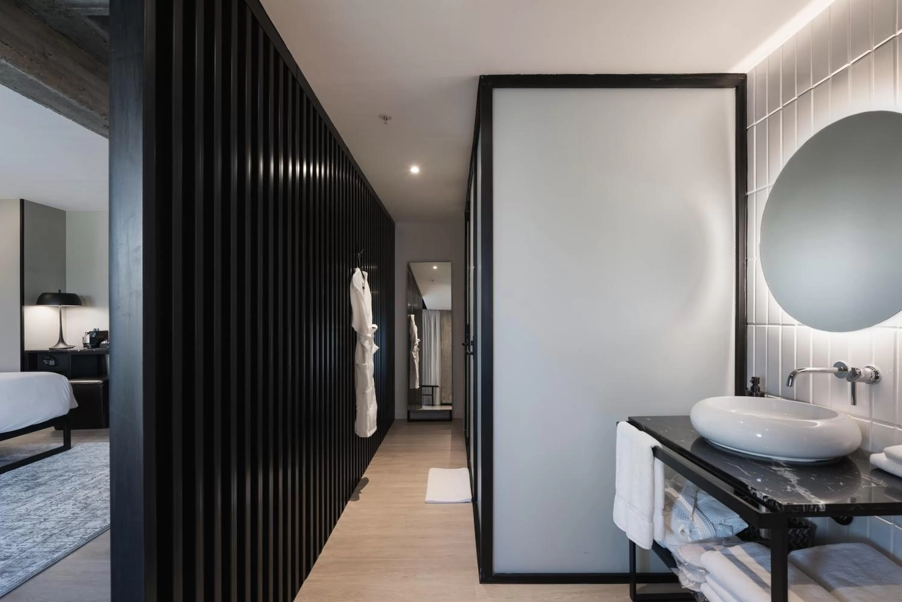 Bathroom, Bed in Bellwort Hotel