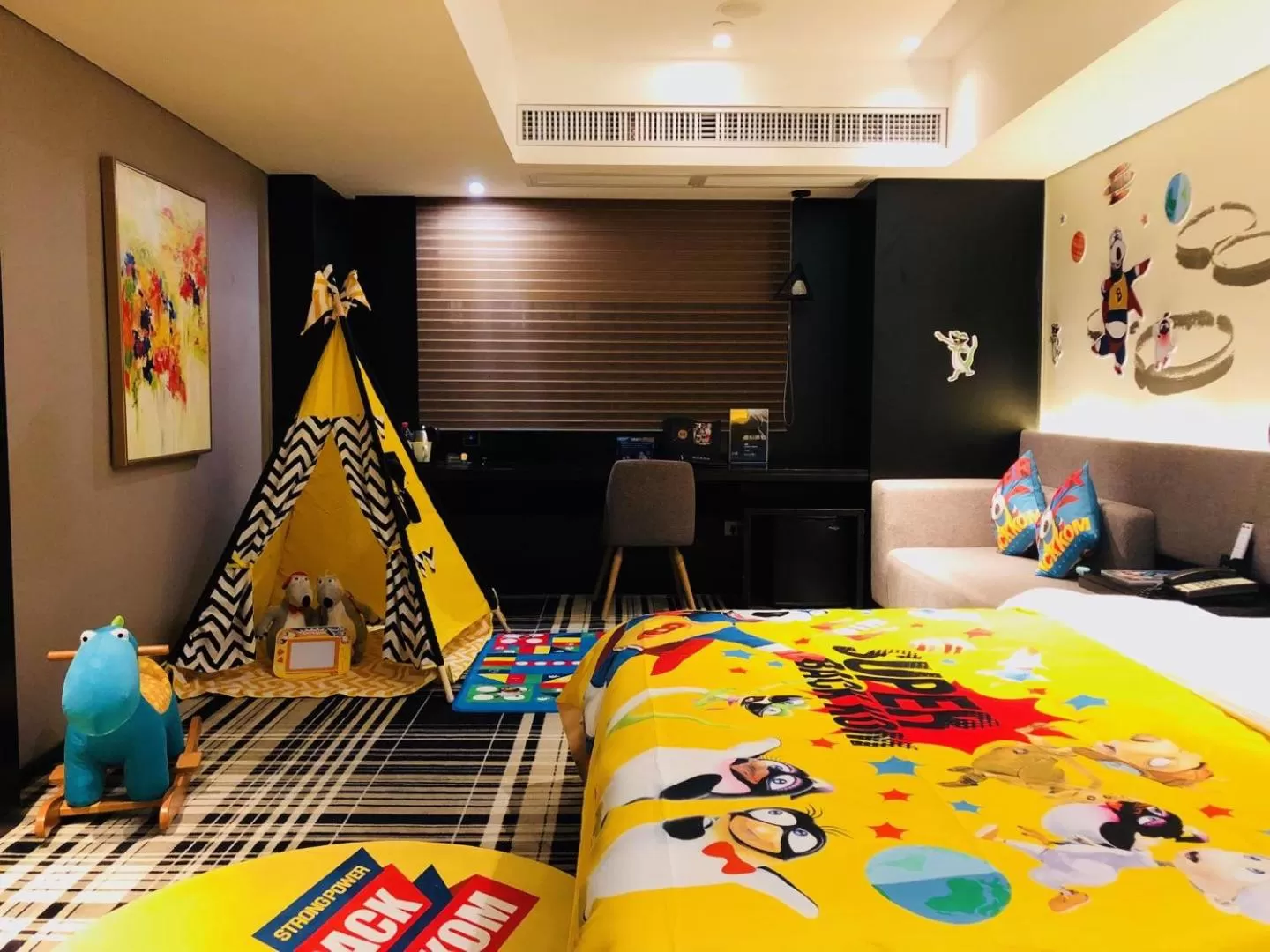Photo of the whole room, Kid's Club in Likto Hotel-Free Shuttle Bus to Canton Fair