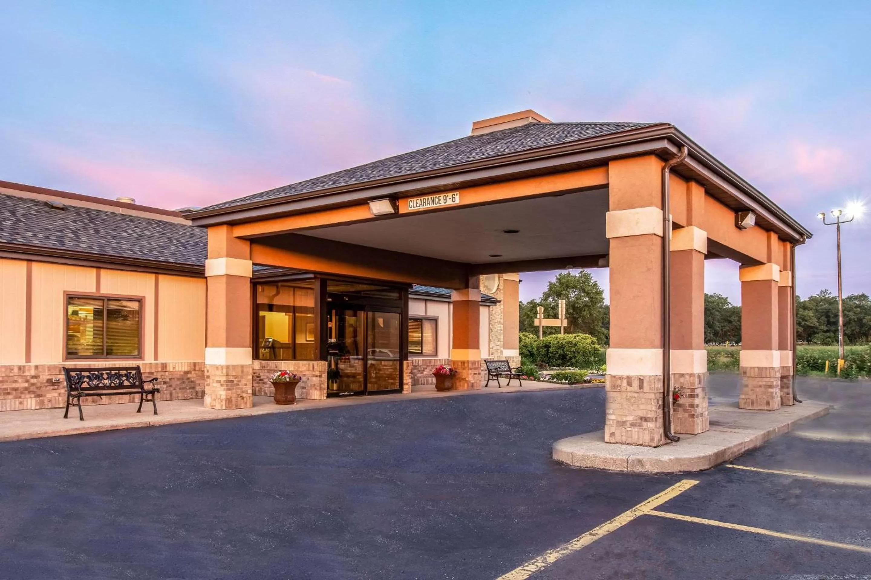 Property Building in Quality Inn & Suites
