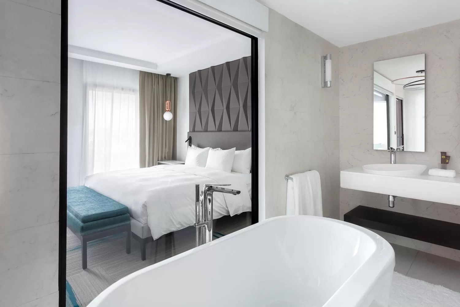 Bathroom, Bed in Novotel Convention And Spa