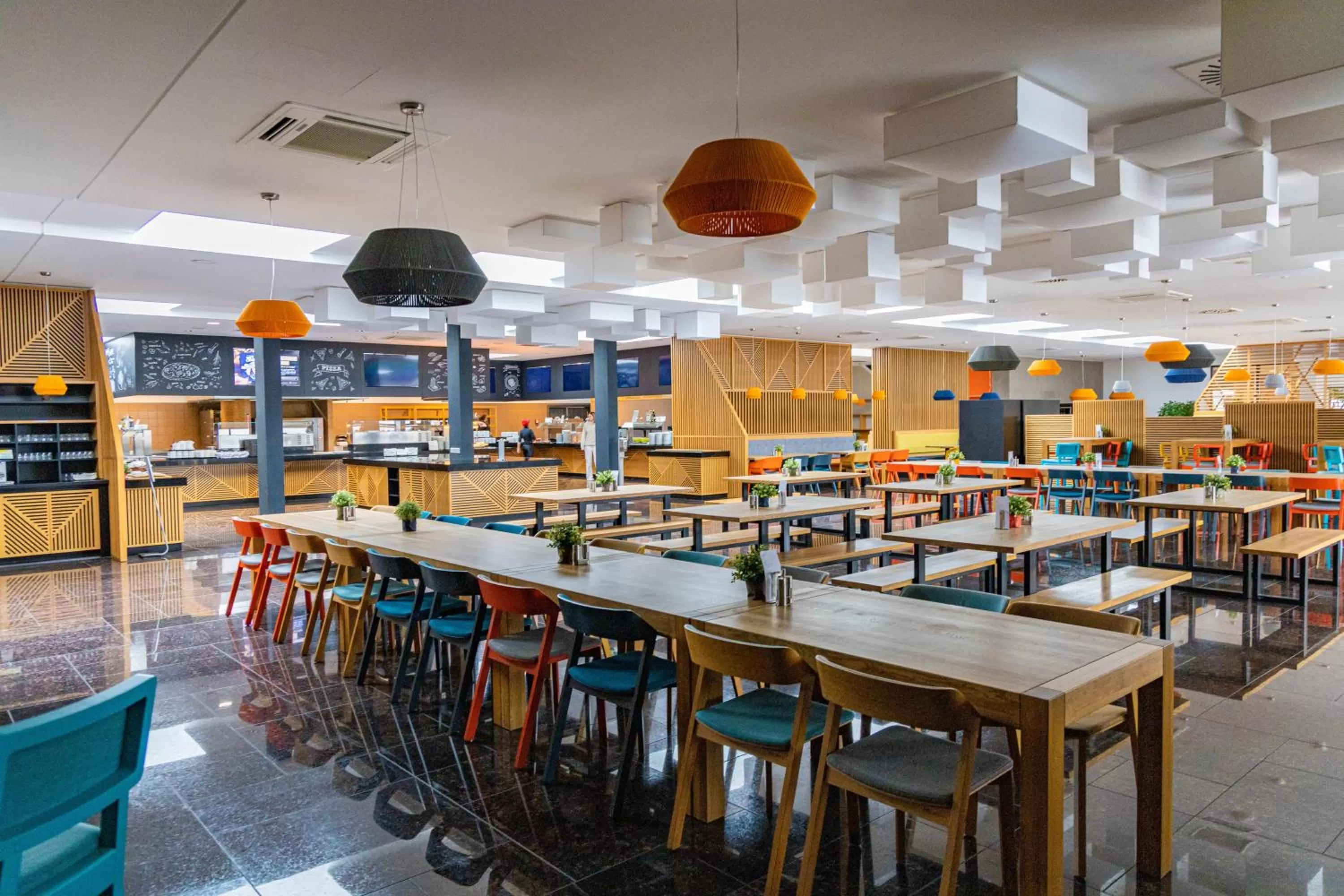 Restaurant/places to eat in X-BIONIC Hotel