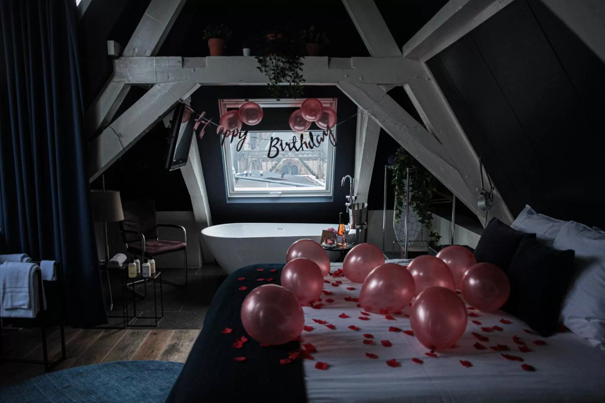 Property building, Bed in Hotel Simple