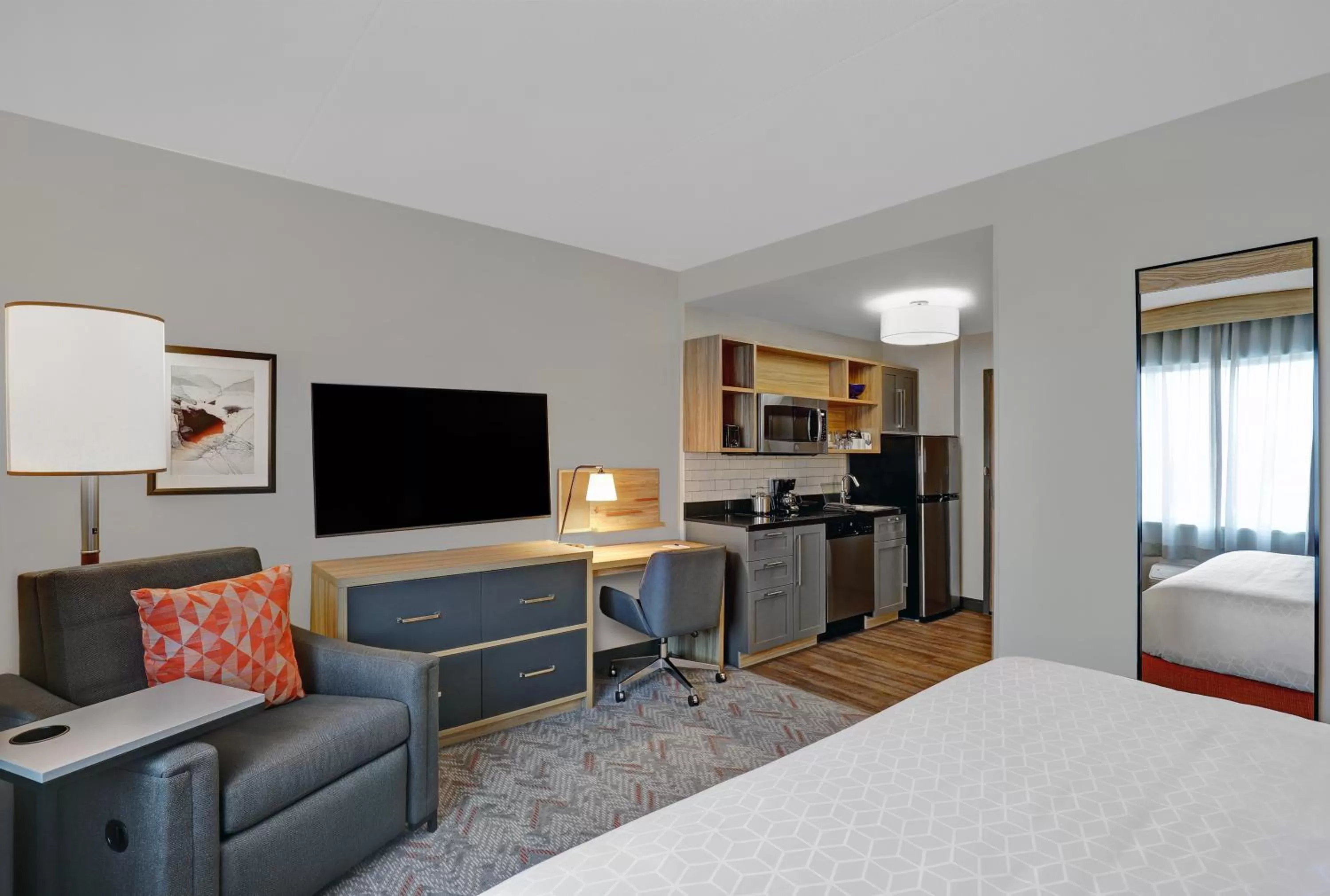 Photo of the whole room, Bed in Candlewood Suites - Kingston West by IHG