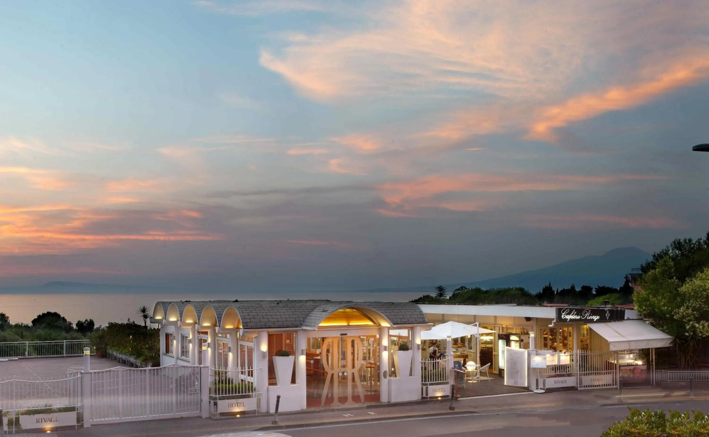 Facade/entrance in Hotel Rivage