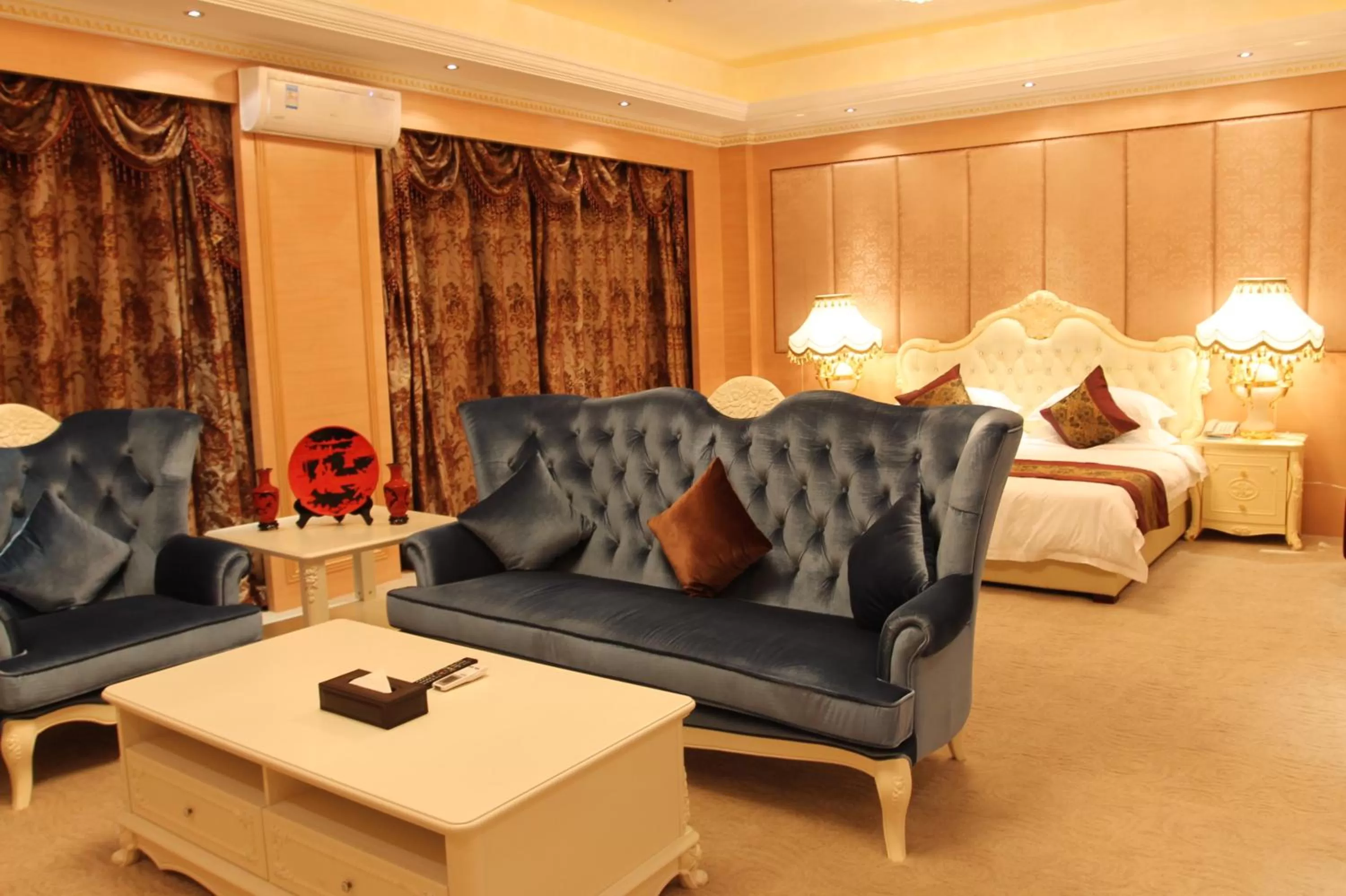 Living room, Seating Area in Sogecoa Golden Peacock