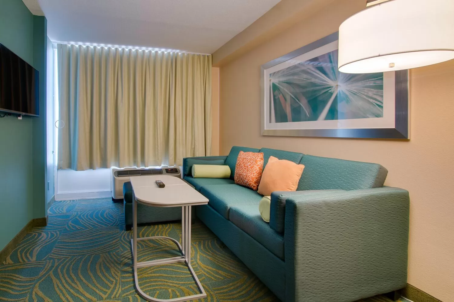 TV and multimedia in SpringHill Suites by Marriott Orlando Lake Buena Vista South