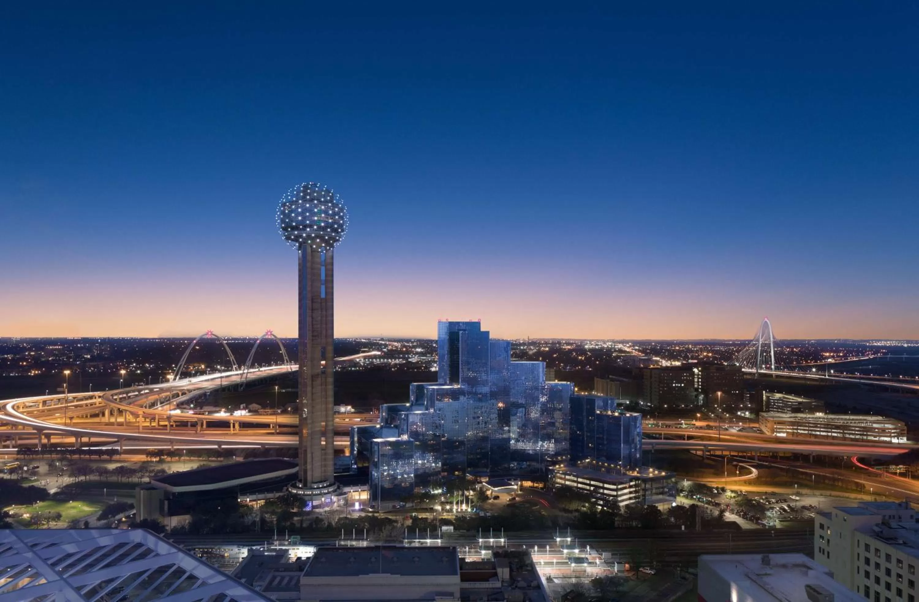 Property building in Hyatt Regency Dallas