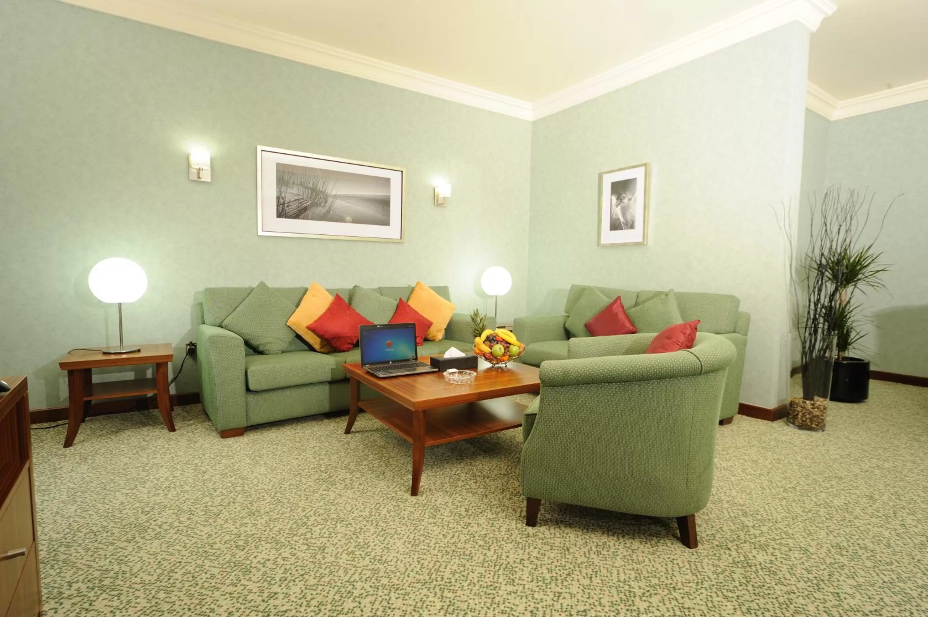 Living room in City Seasons Al Hamra Hotel