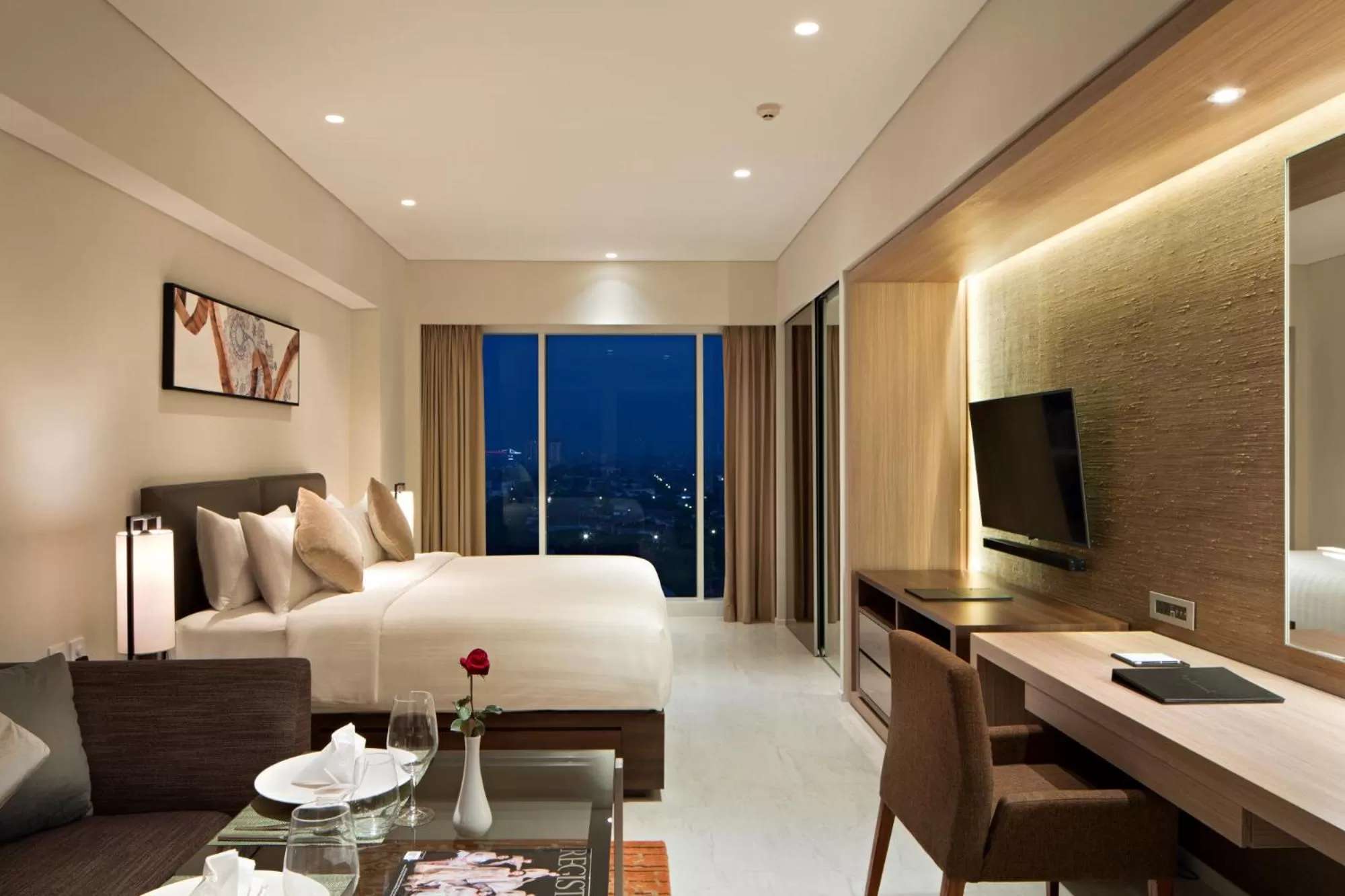 City view, Bed in Oakwood Hotel & Residence Surabaya