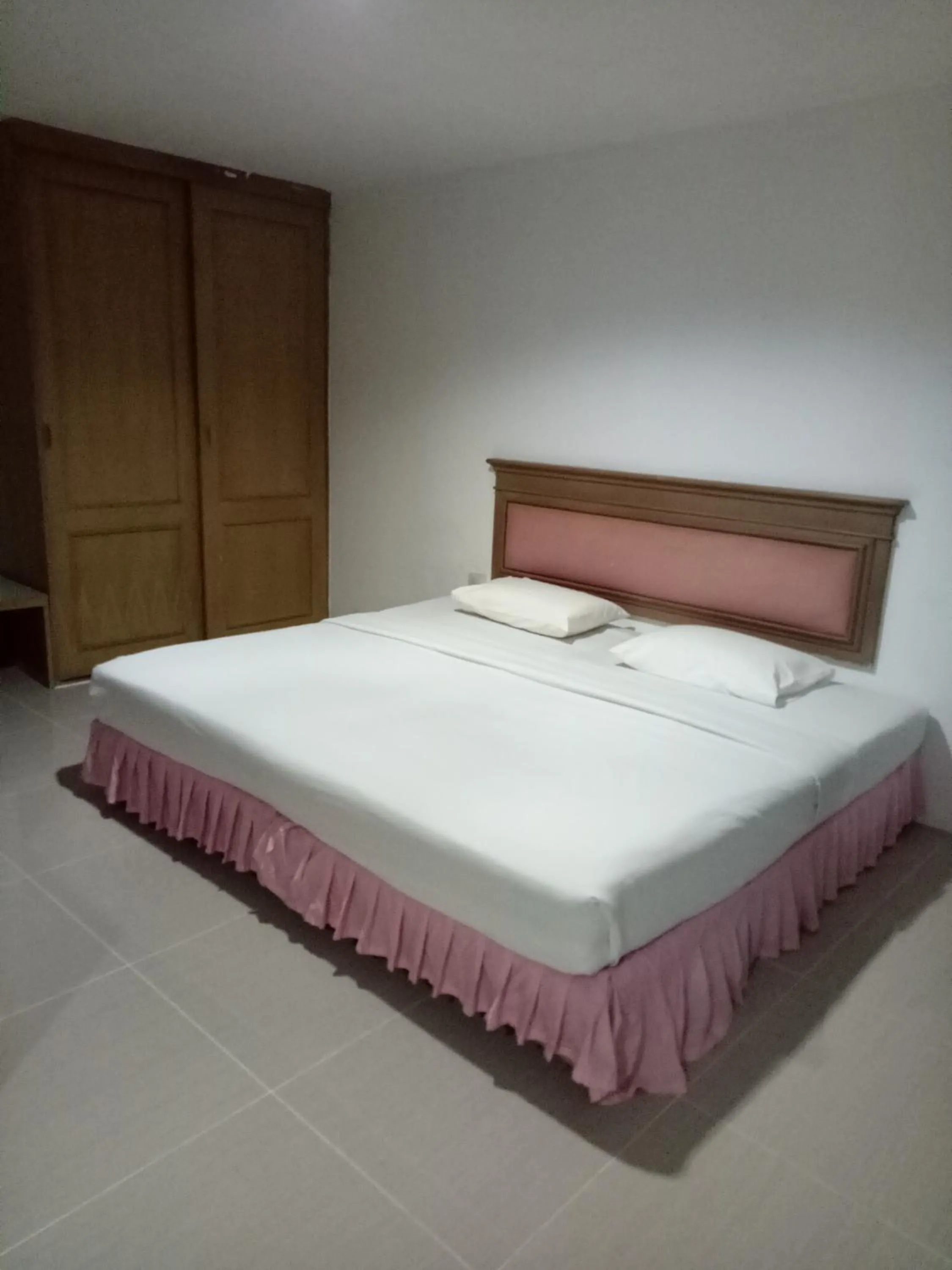 Property building in Tongpoon Hotel