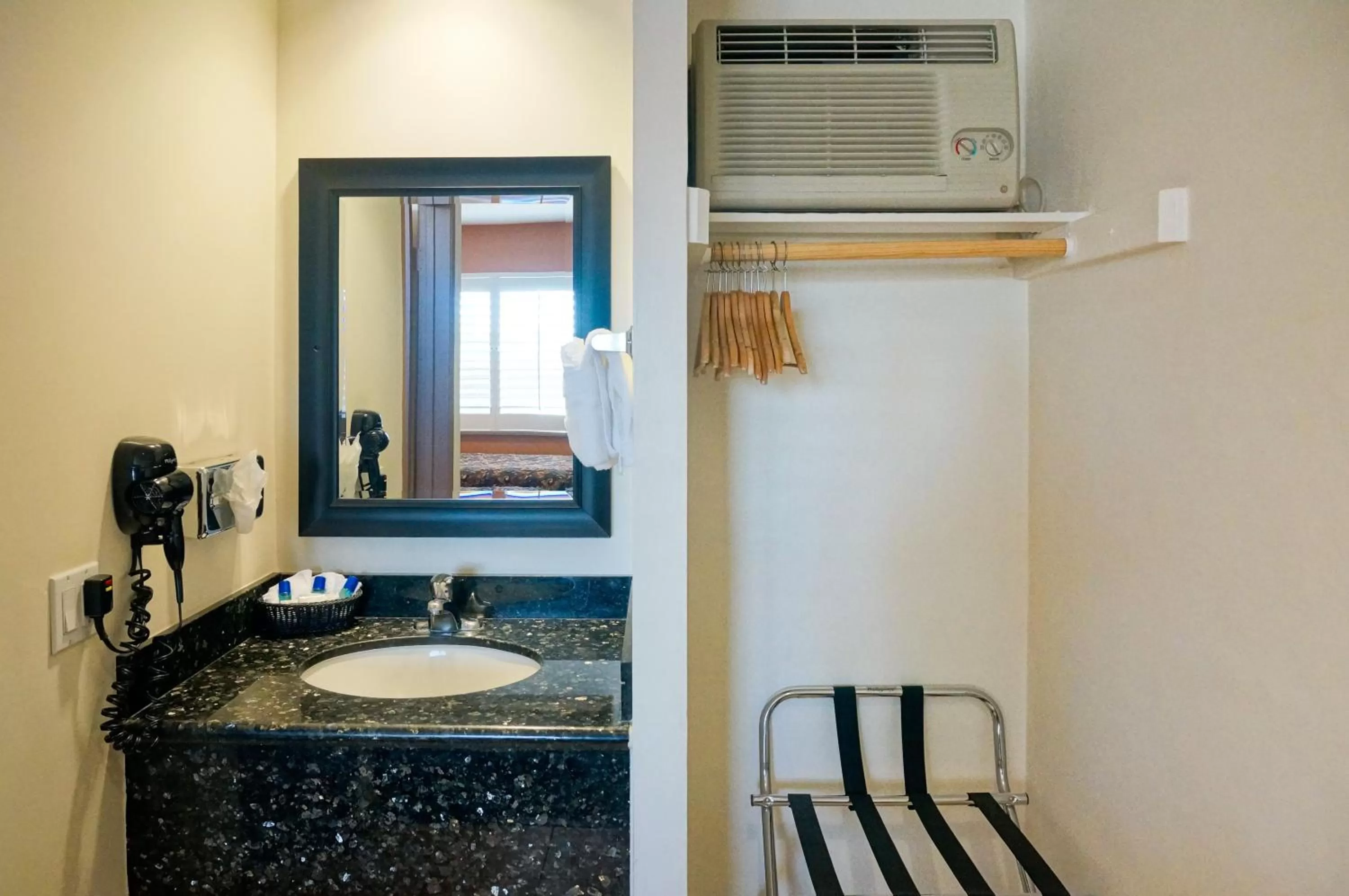 Bathroom in Dunes Inn - Sunset