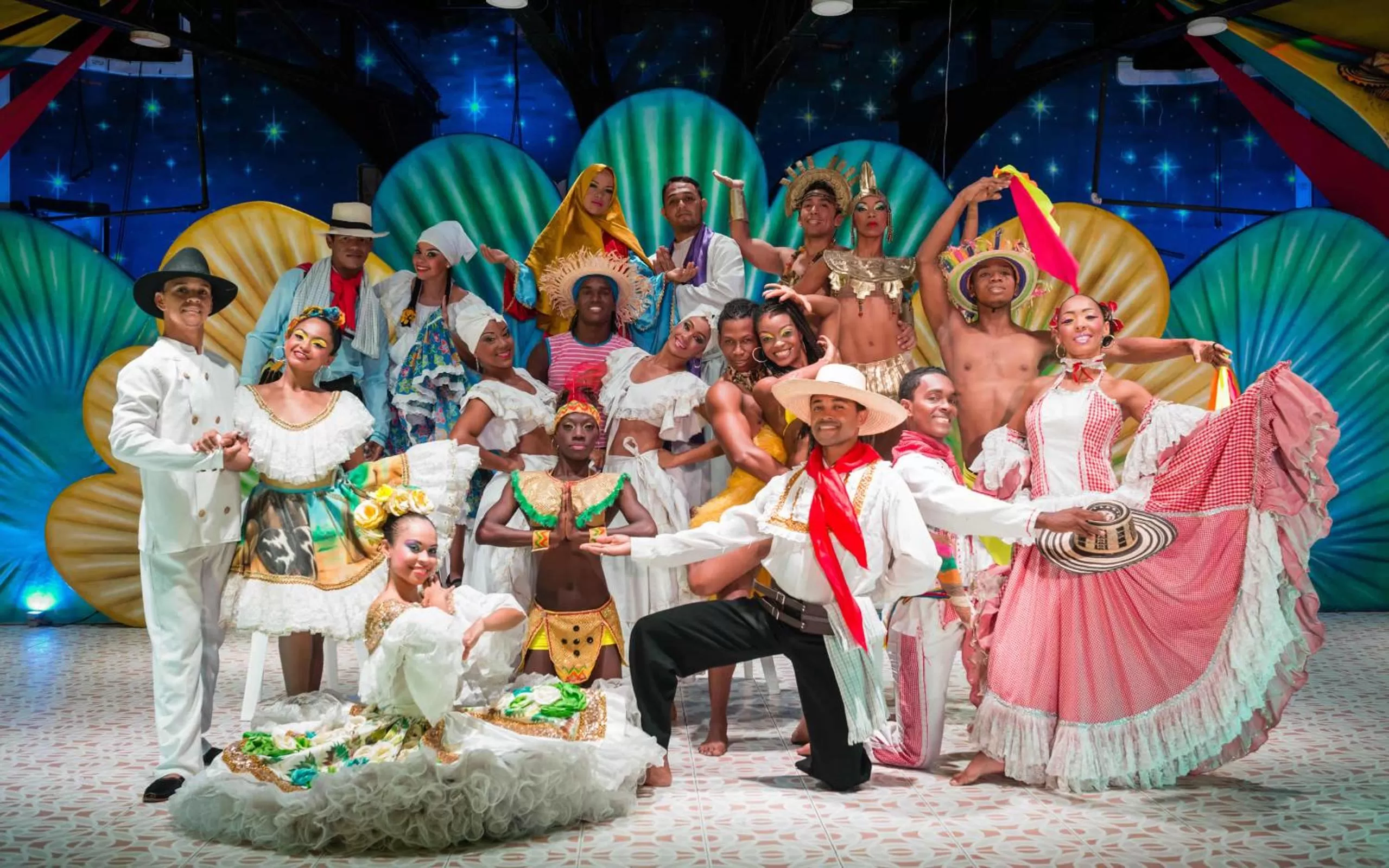 Evening entertainment in Hotel Arena Blanca by Dorado