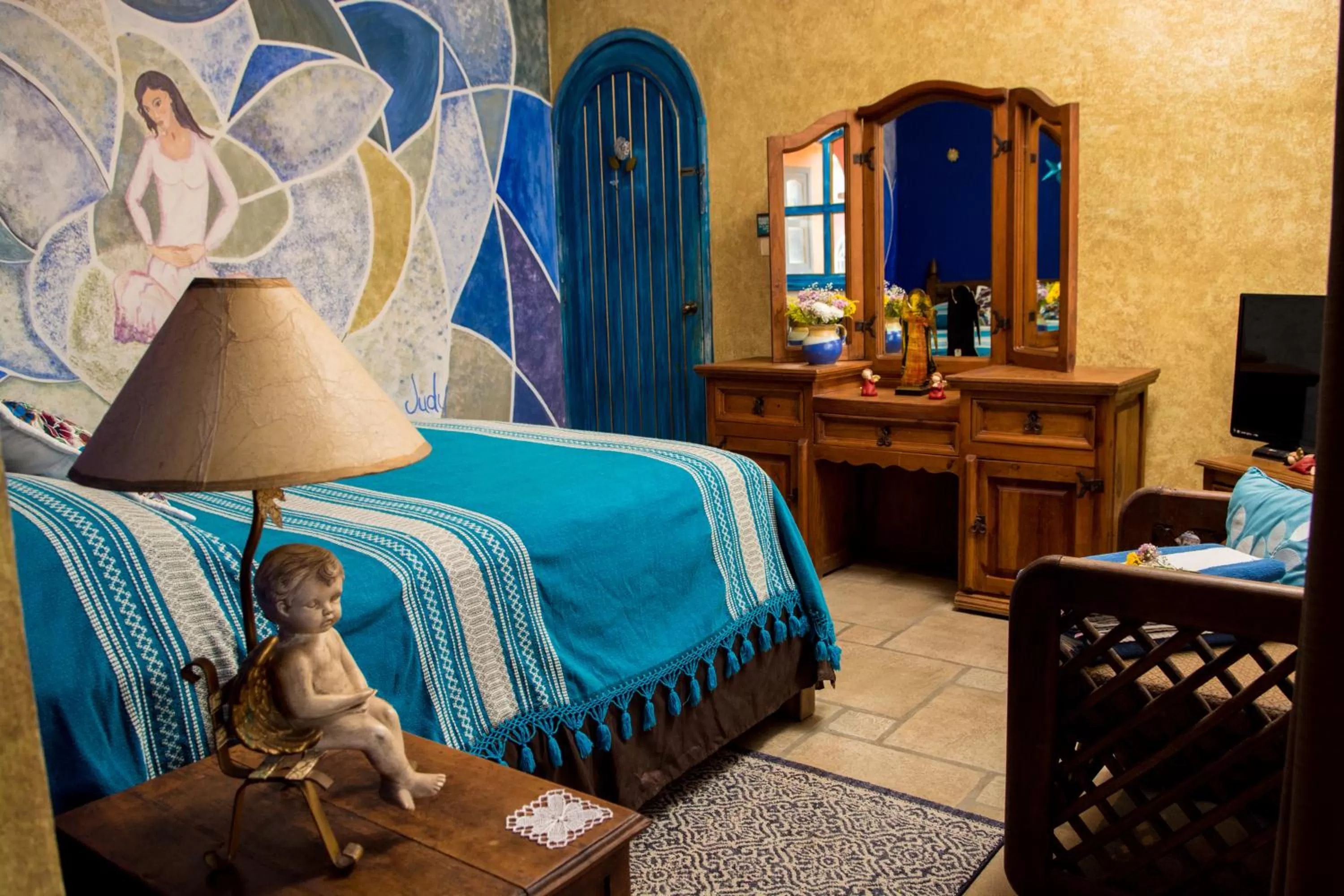 Photo of the whole room, Bed in Hacienda Boutique B&B and Spa Solo Adultos