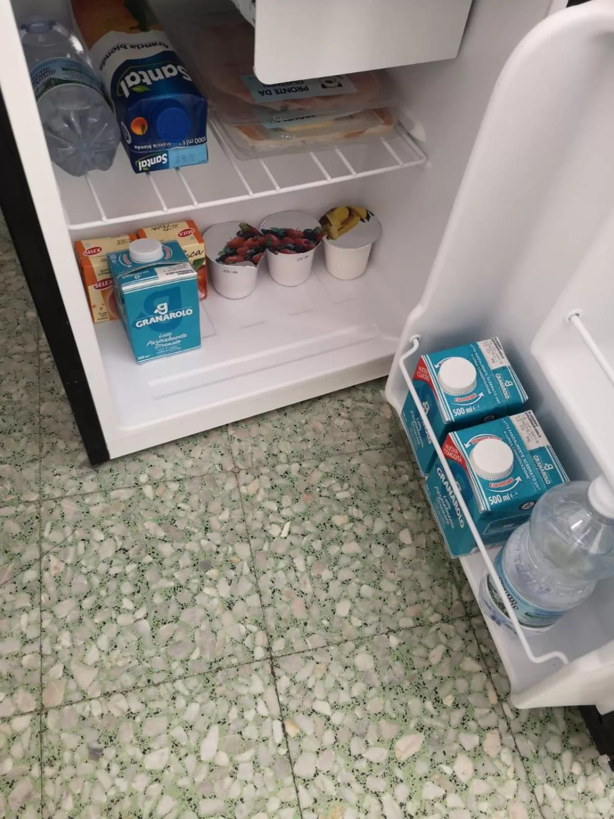 Food and drinks in Domus Luigi Leone II