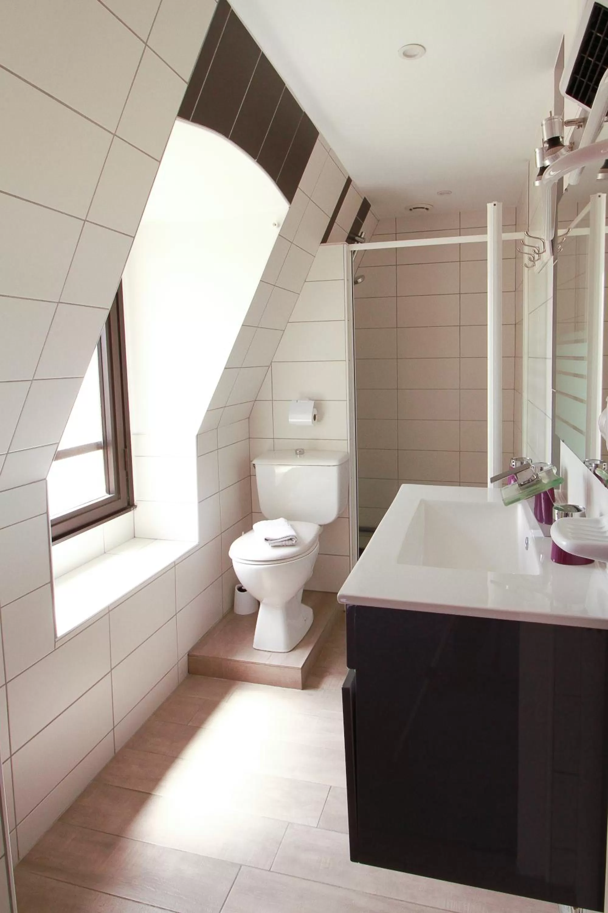 Bathroom in Hôtel La Couronne