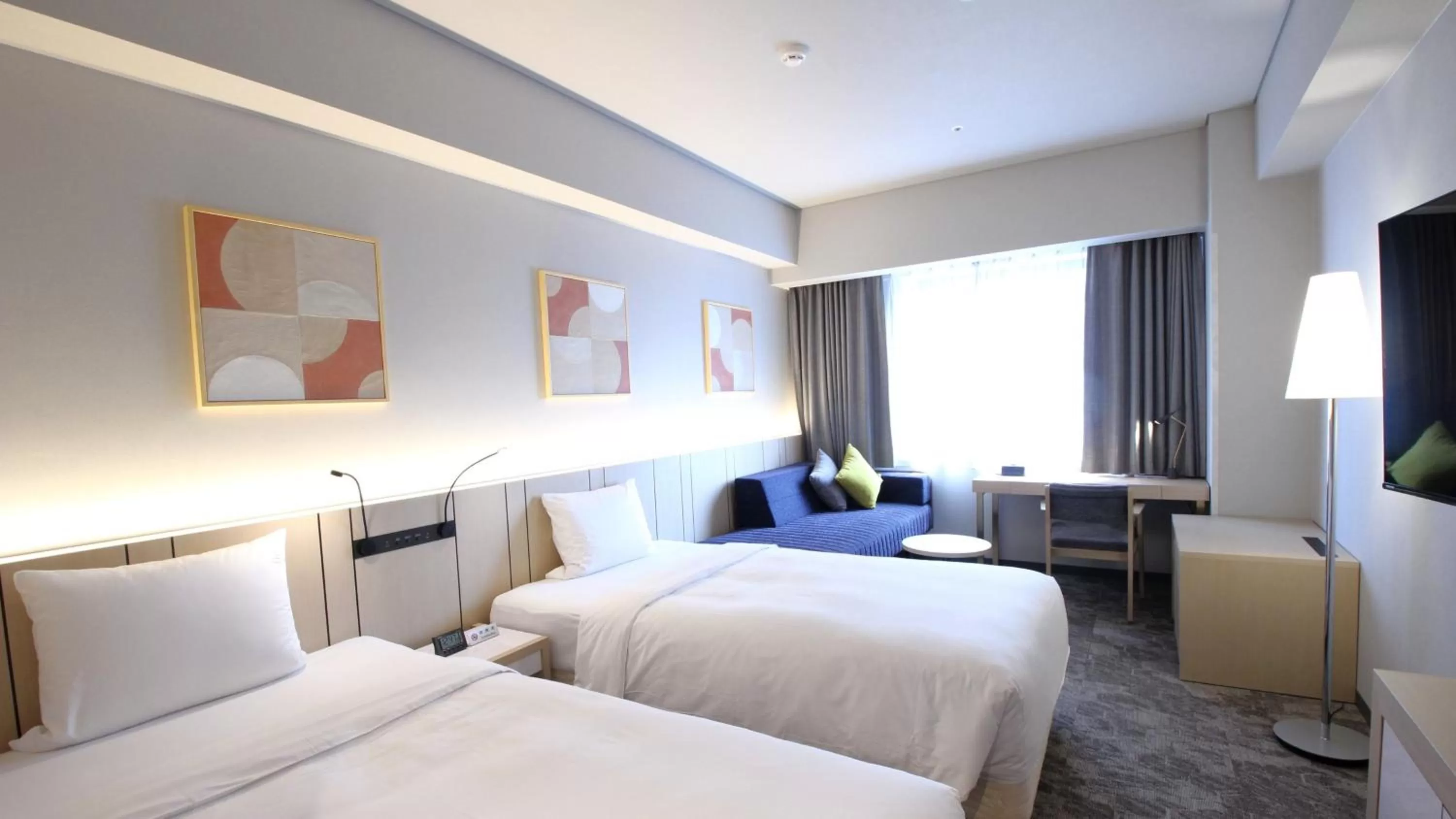 Photo of the whole room, Bed in ANA Holiday Inn Sendai by IHG