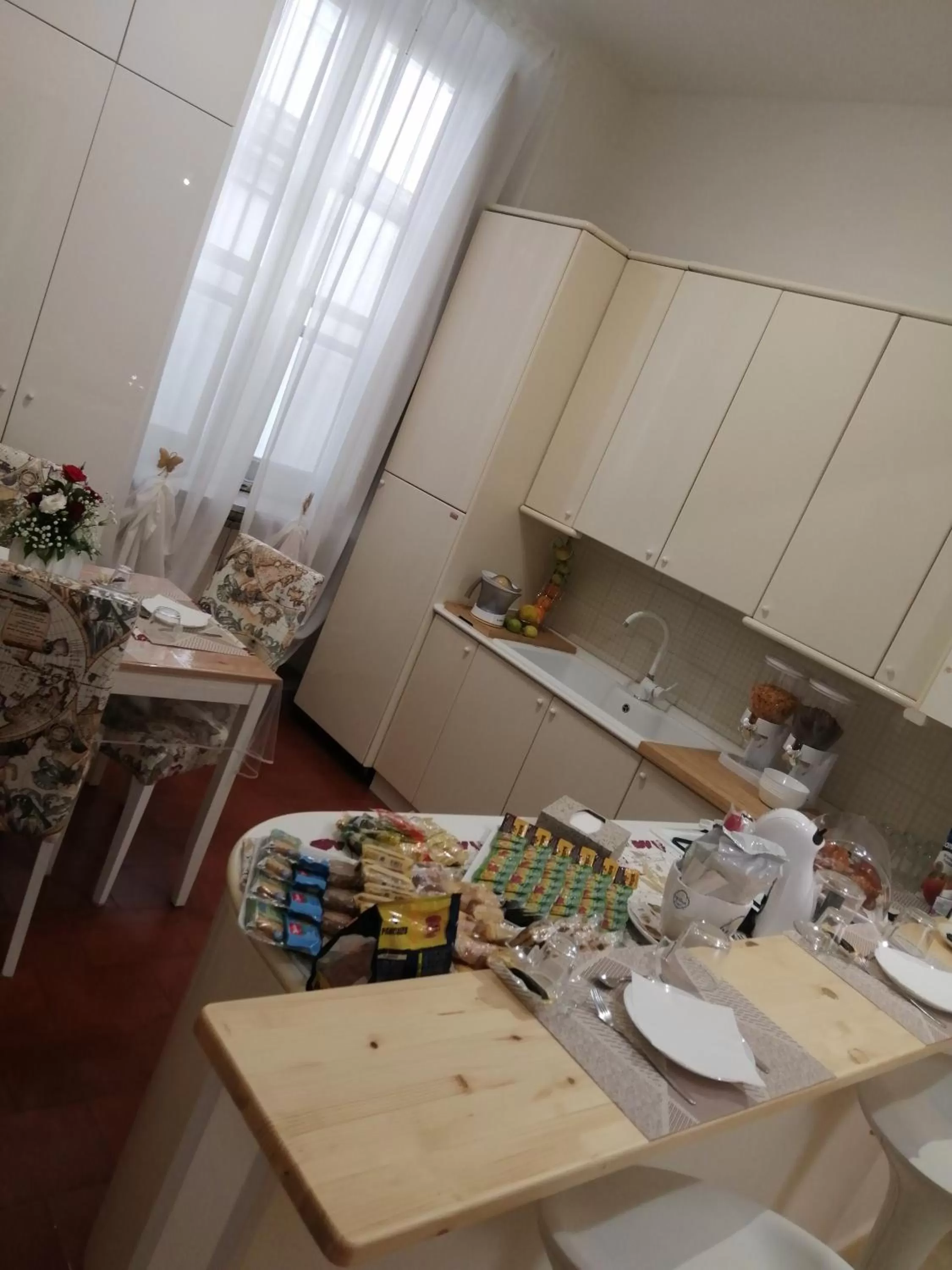 Kitchen/Kitchenette in B&B Suleima