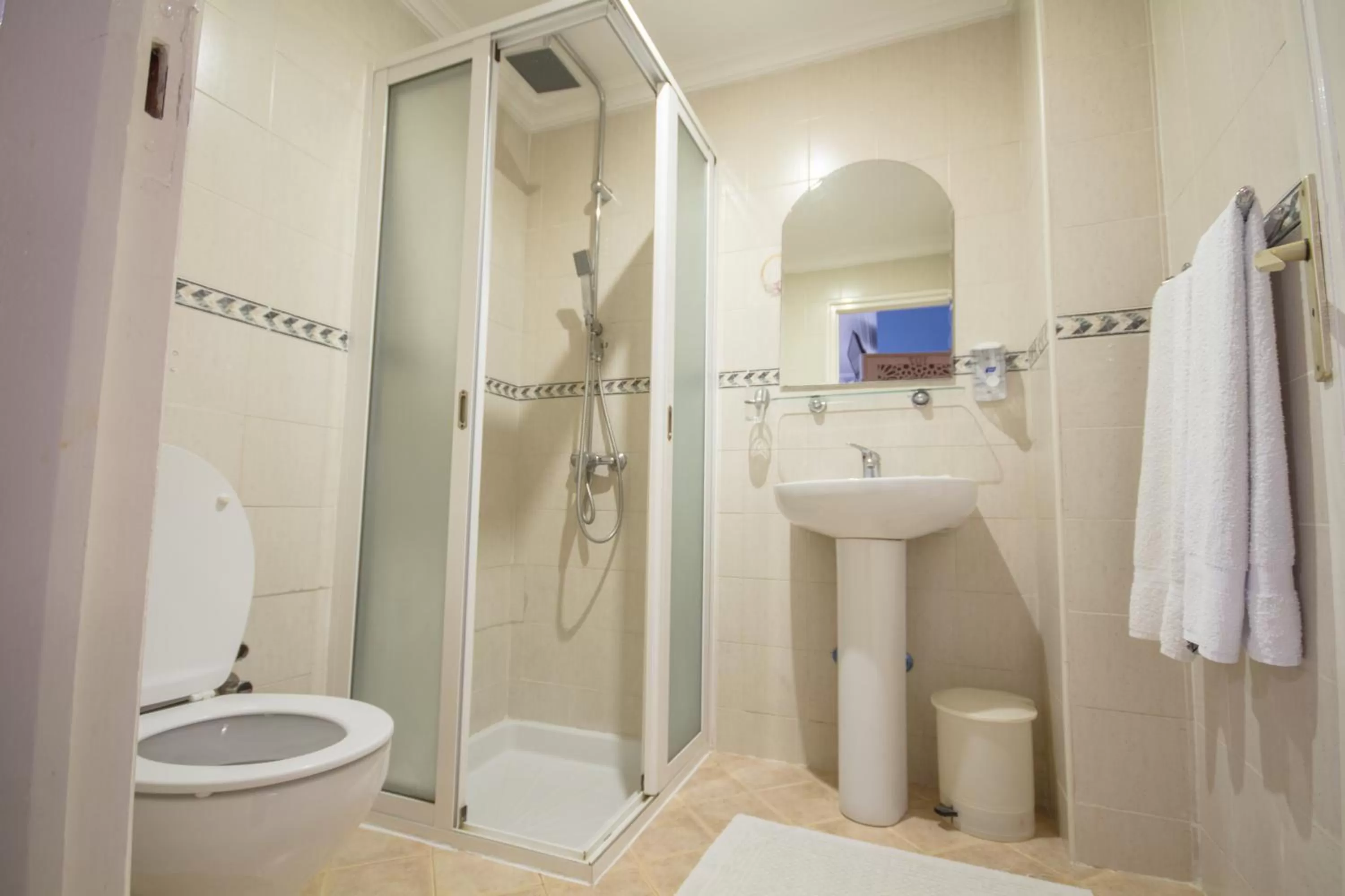 Bathroom in Hotel Tarek