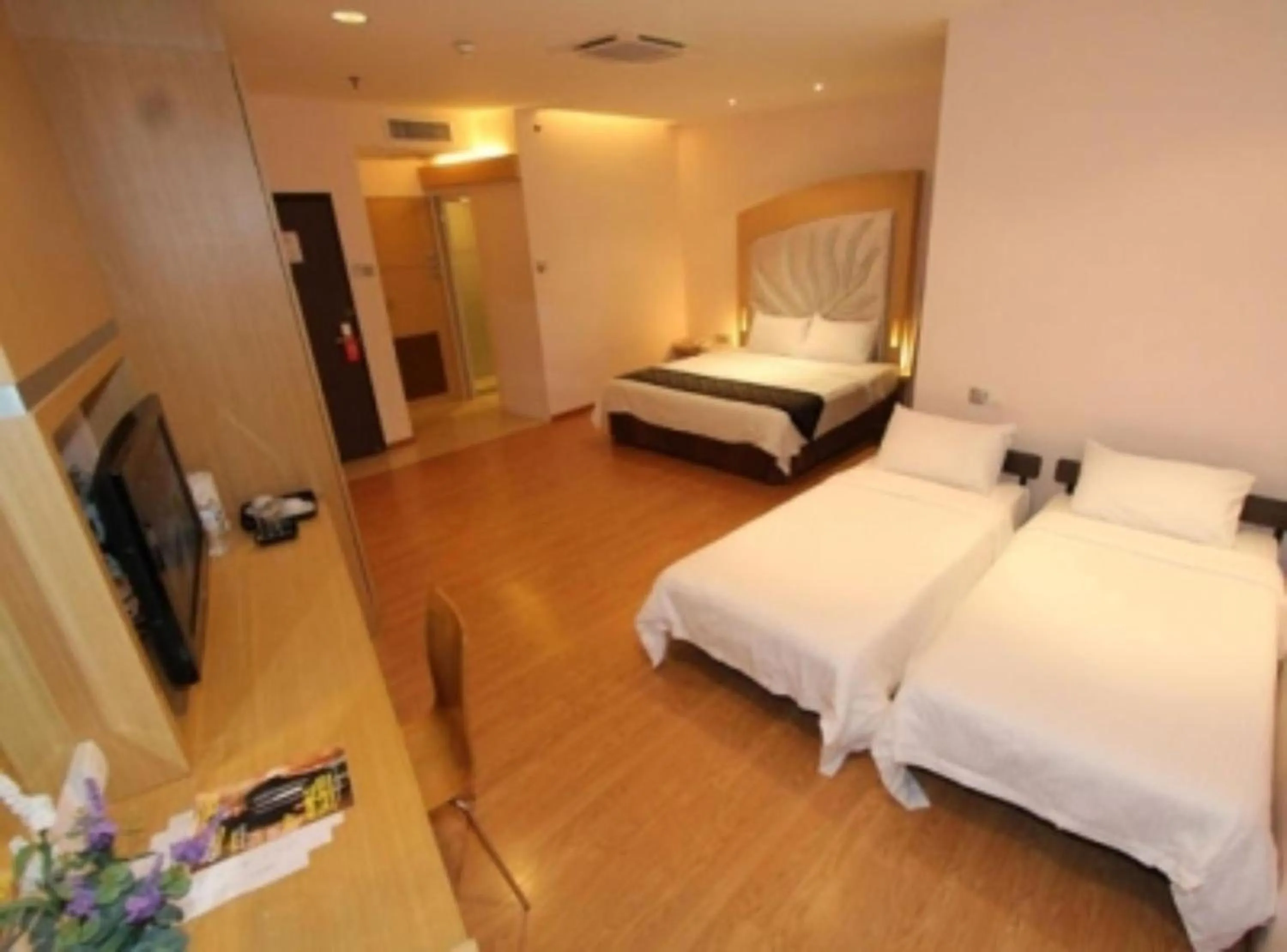 Photo of the whole room, Bed in Courtyard Hotel 1Borneo