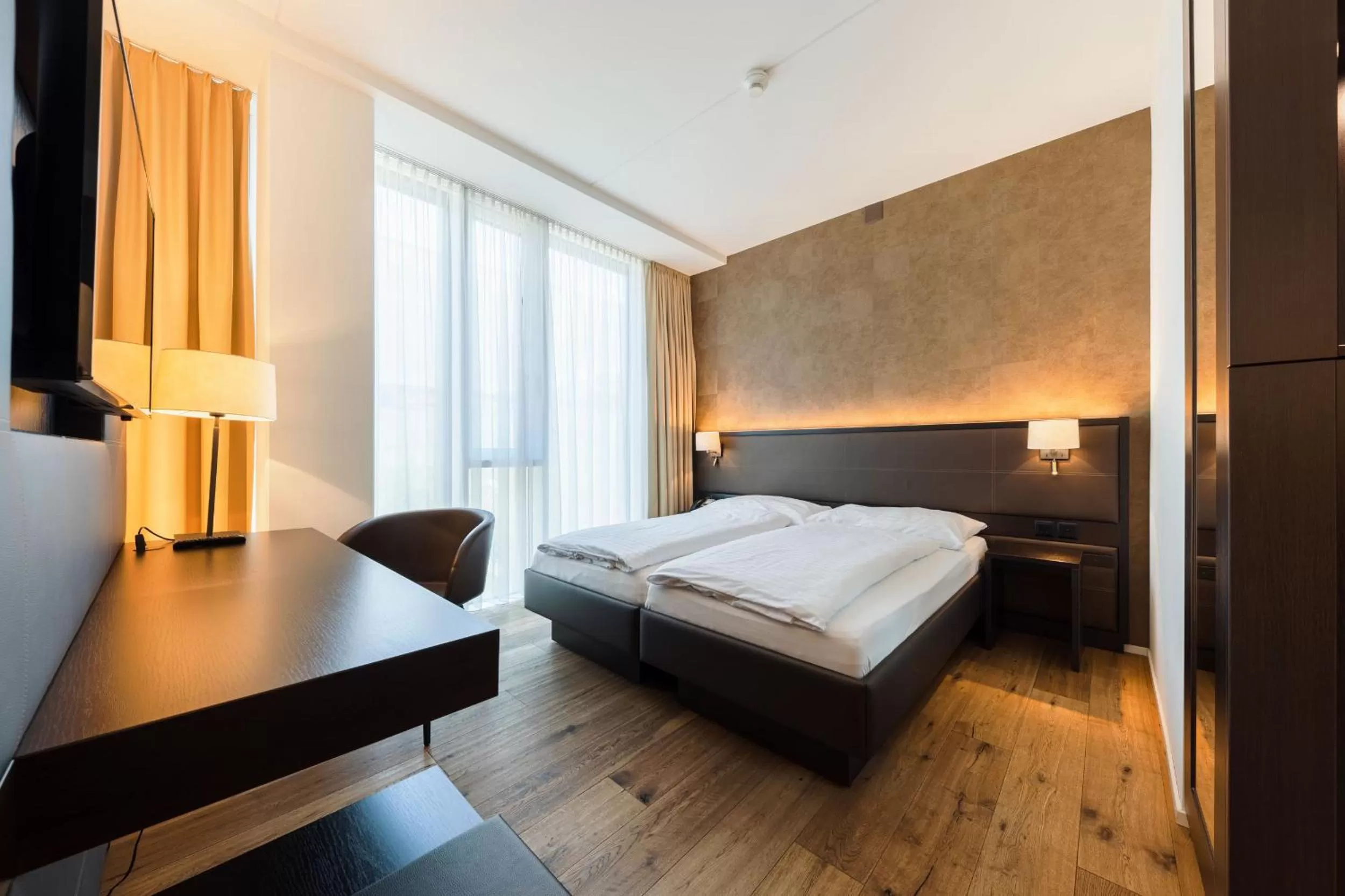 Staff, Bed in Hotel kommod