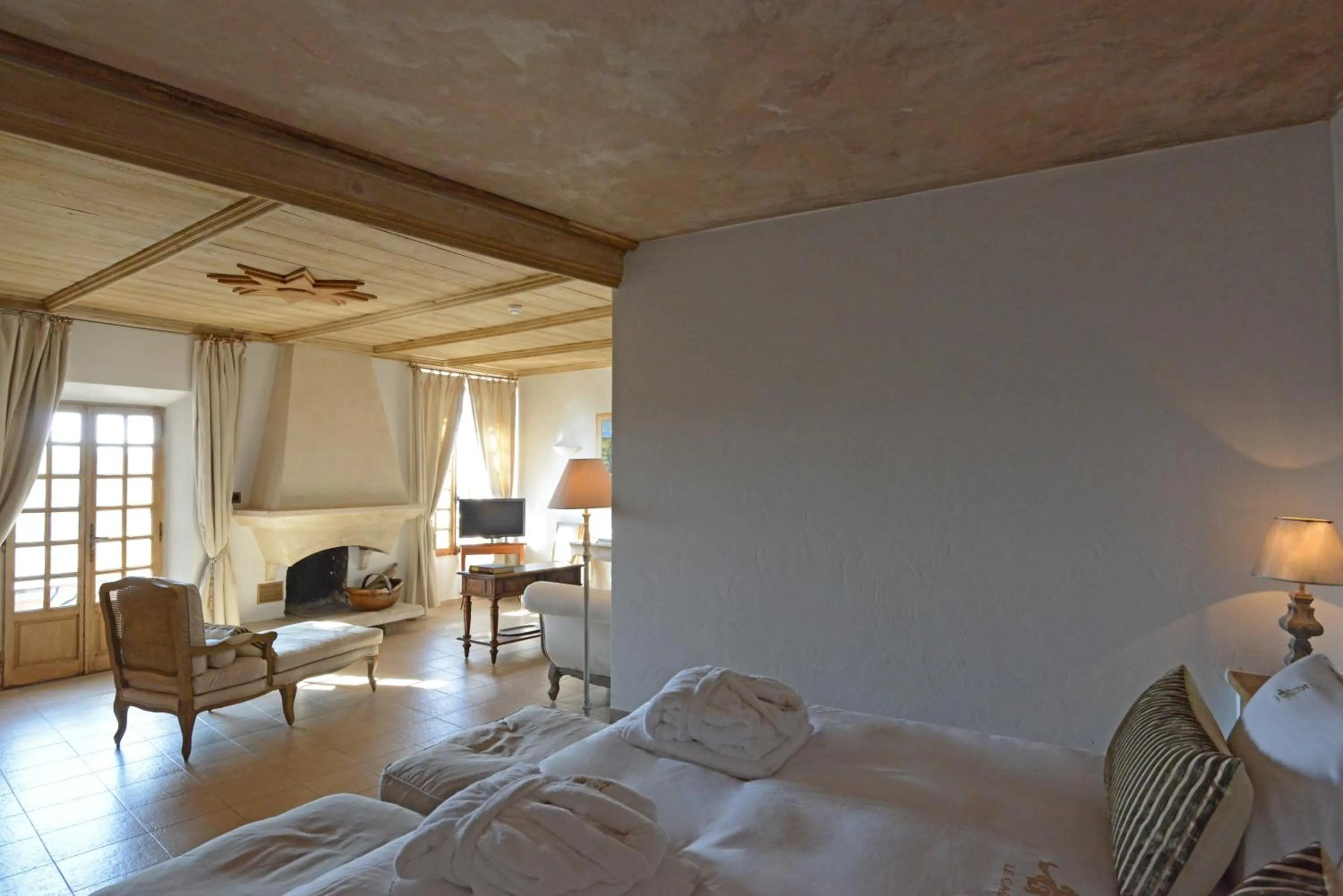Bedroom, Bed in Château Le Cagnard