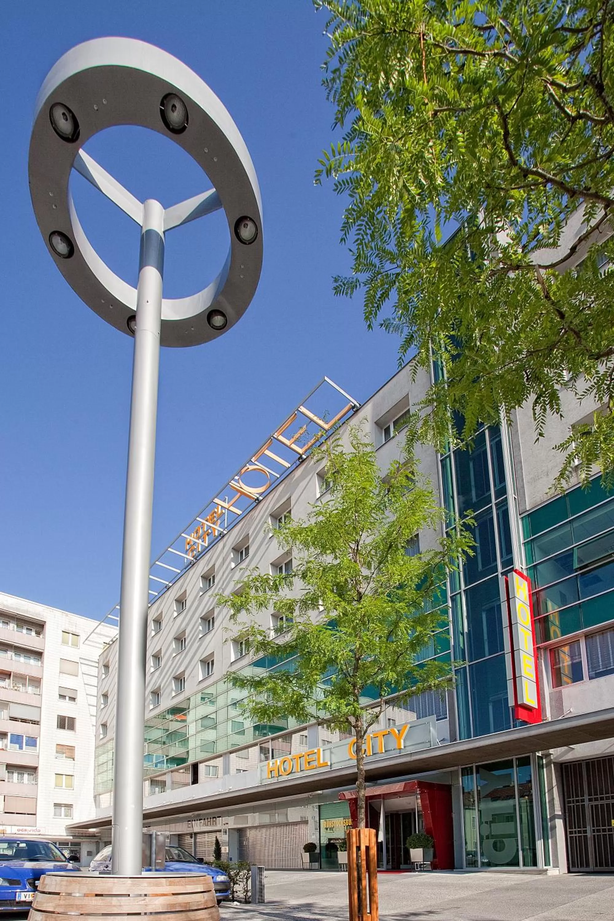 Facade/entrance in Hotel City