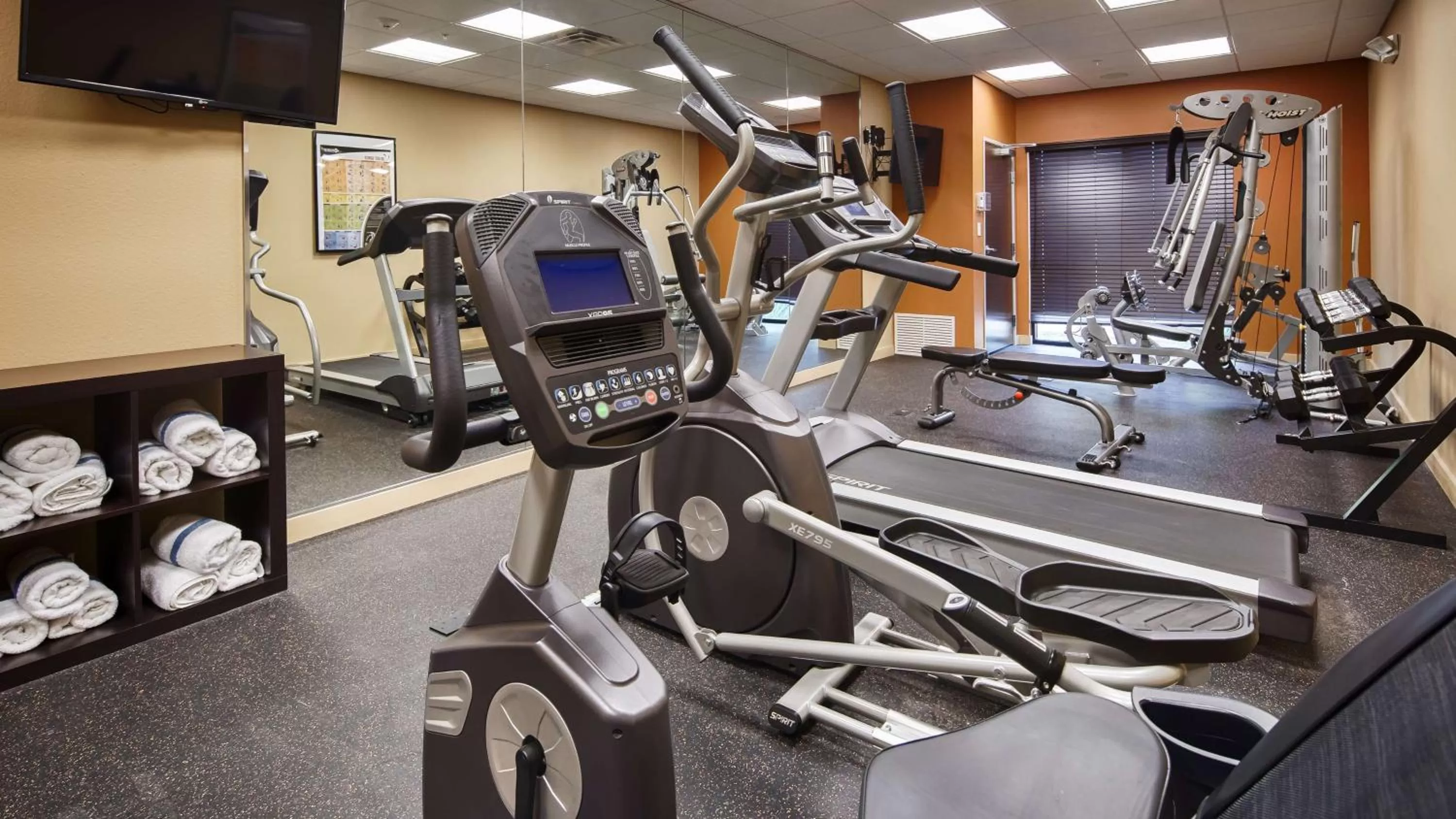 Fitness centre/facilities in Best Western Plus Elmendorf Hotel San Antonio Hotel