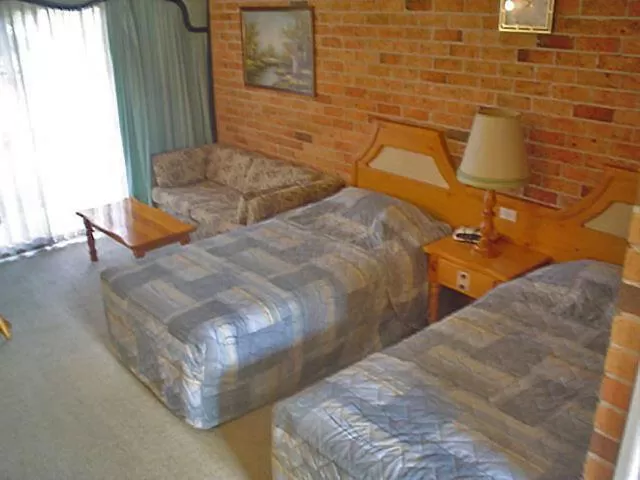 Photo of the whole room, Bed in Coachmans Rest Motor Lodge