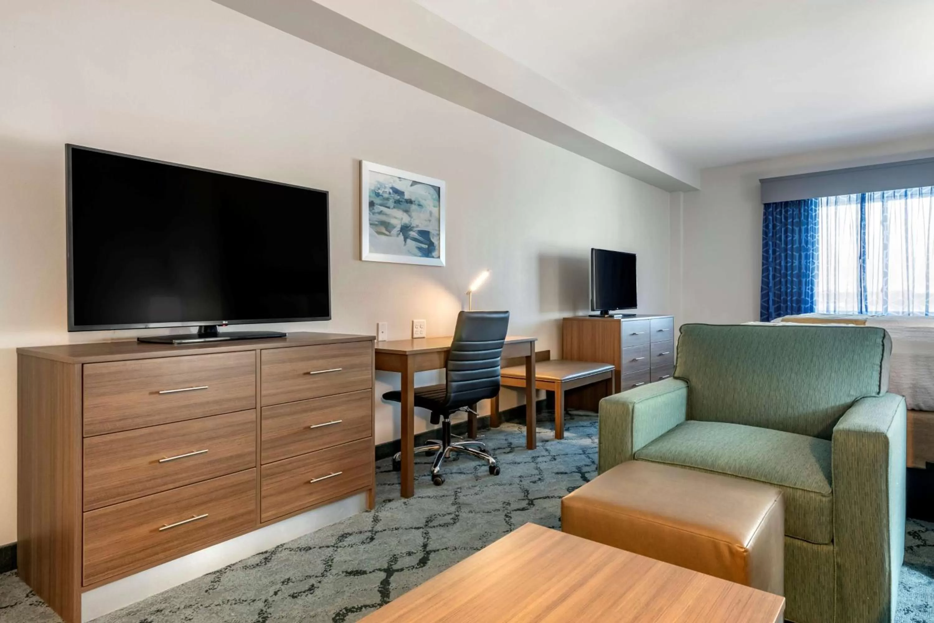 TV and multimedia in Best Western Plus Lakeland