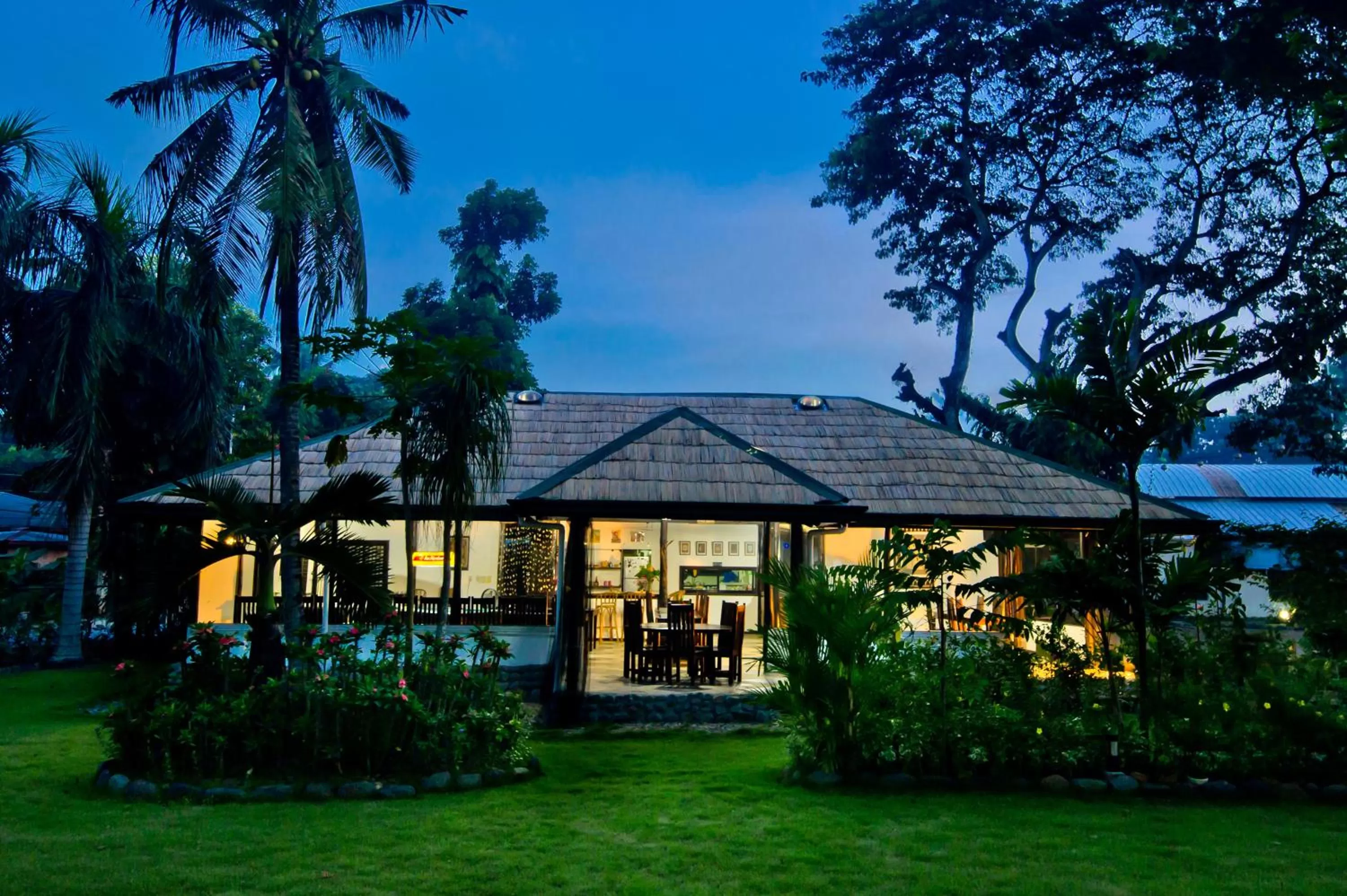 Restaurant/places to eat in Balay Tuko Garden Inn