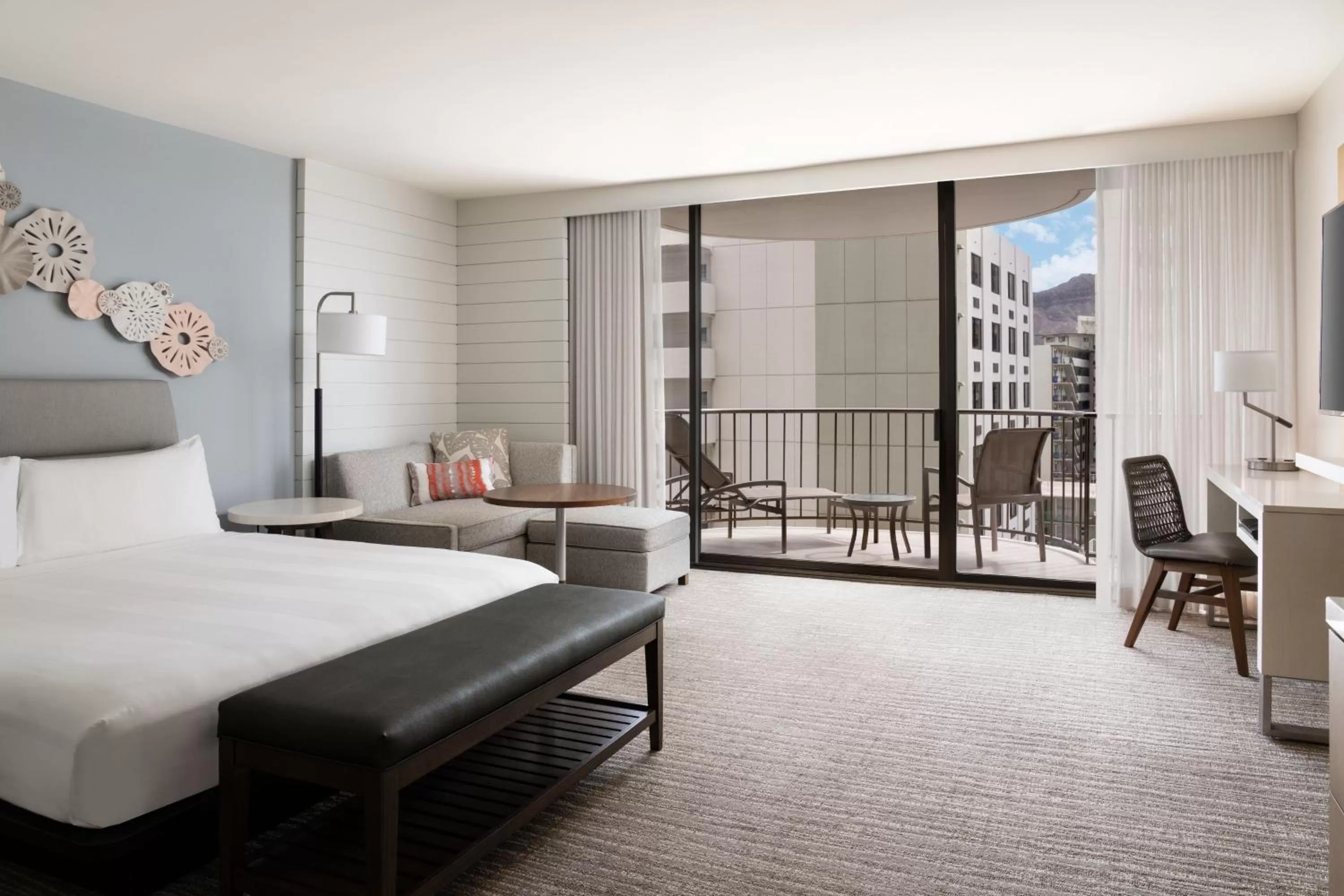 Bedroom, Bed in Waikiki Beach Marriott Resort & Spa