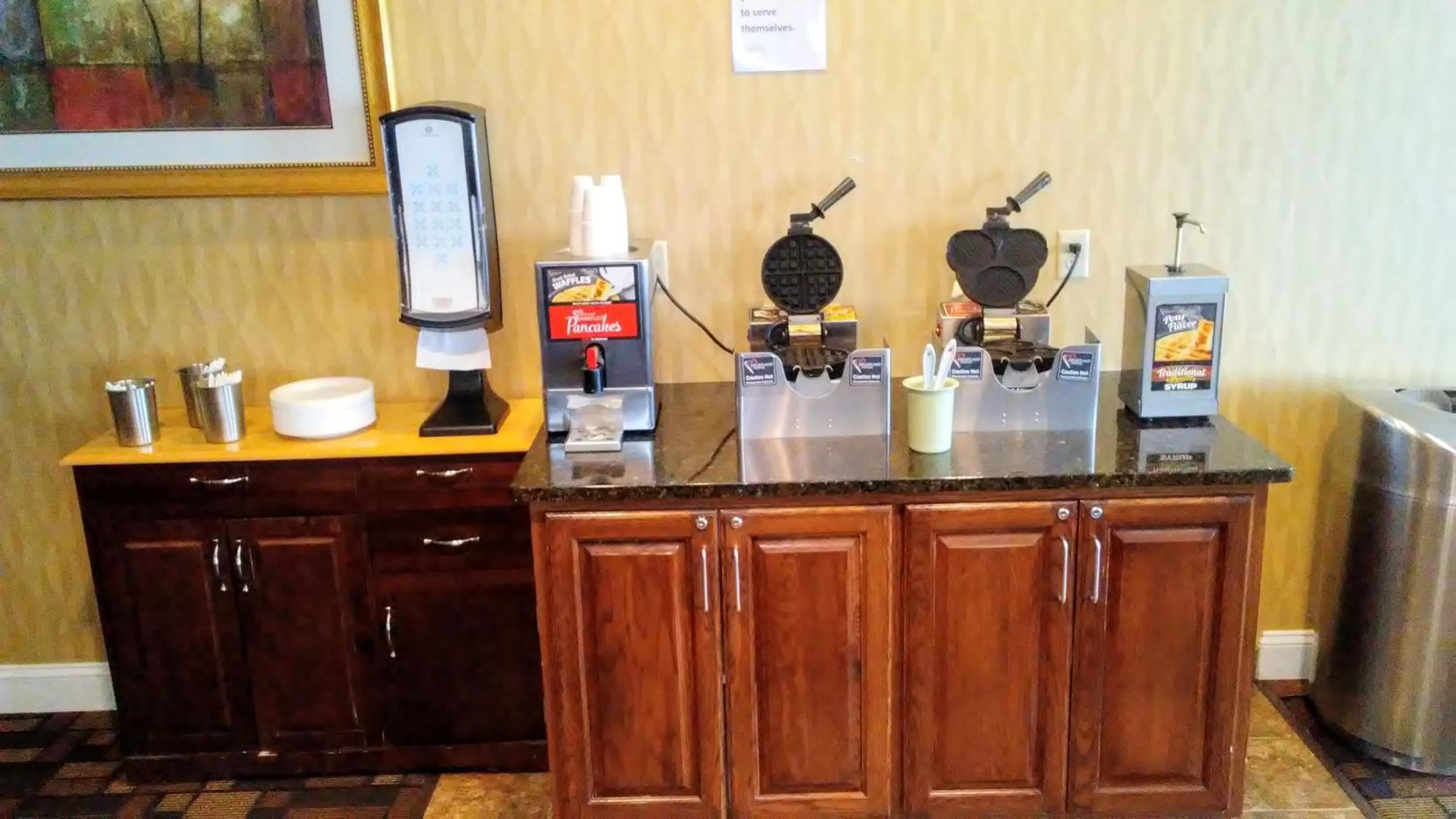 Buffet breakfast in Astoria Hotel & Suites - Glendive