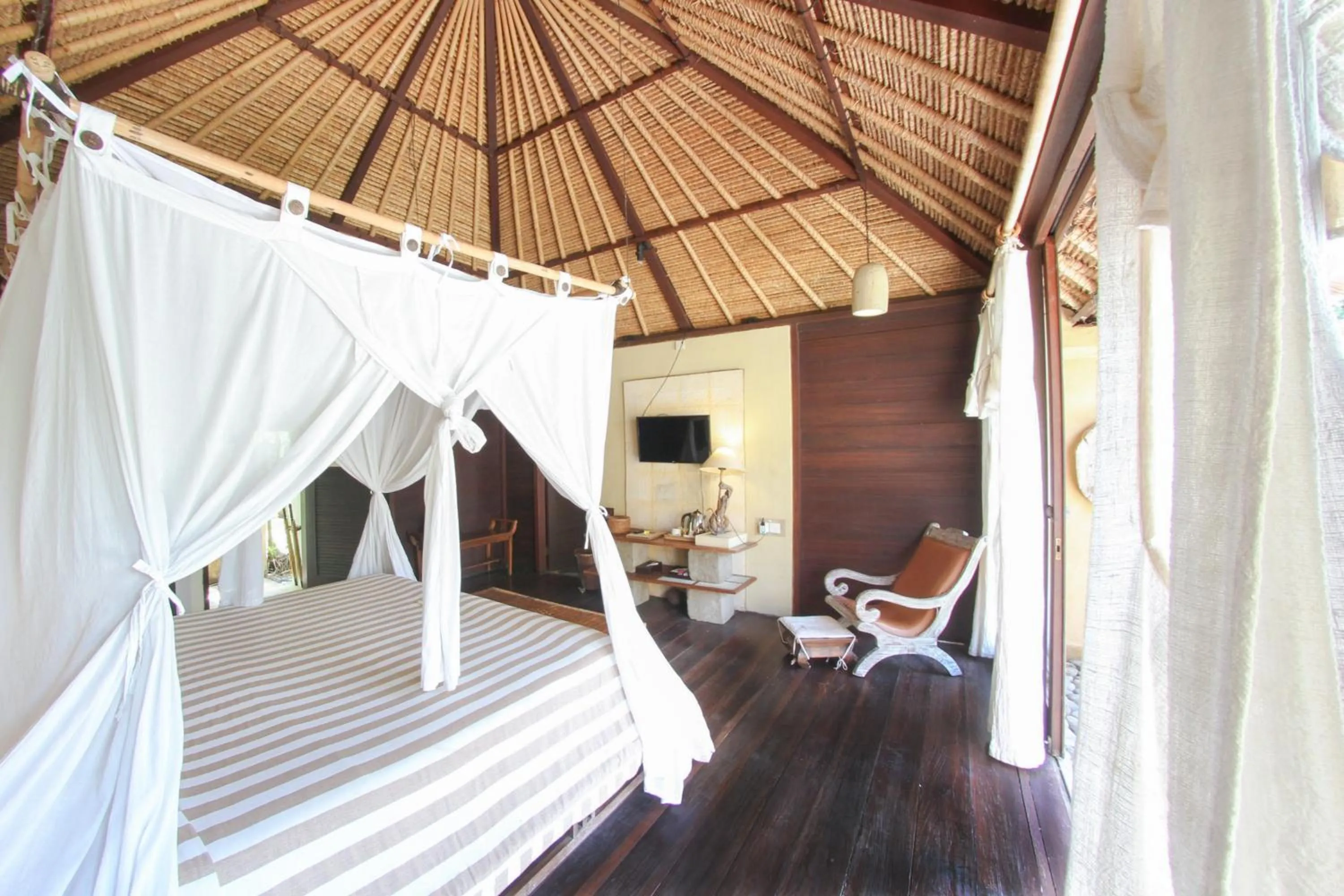 Bed in Visakha Sanur by Puri Signatures