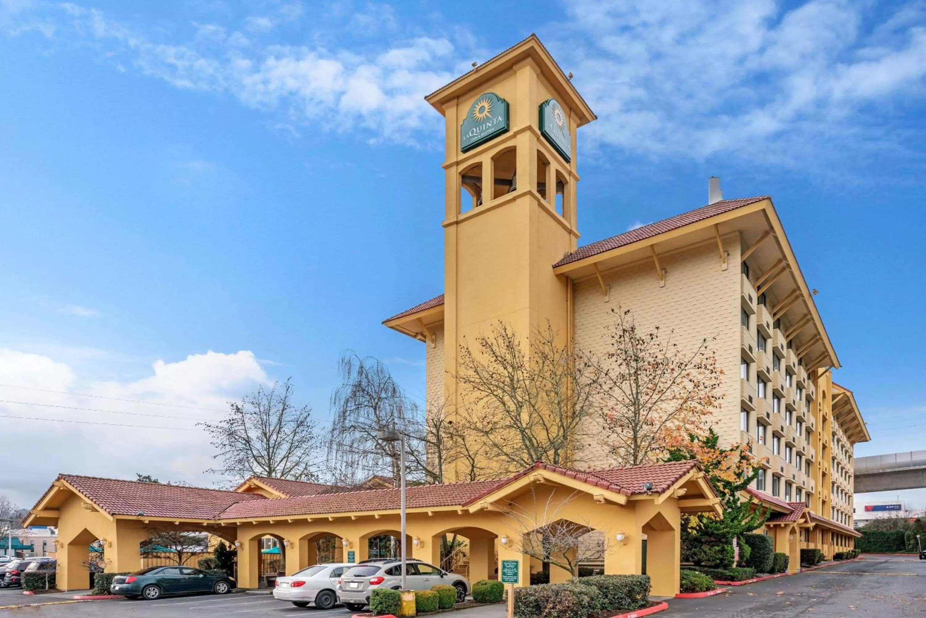 Property building in La Quinta by Wyndham Seattle Sea-Tac Airport