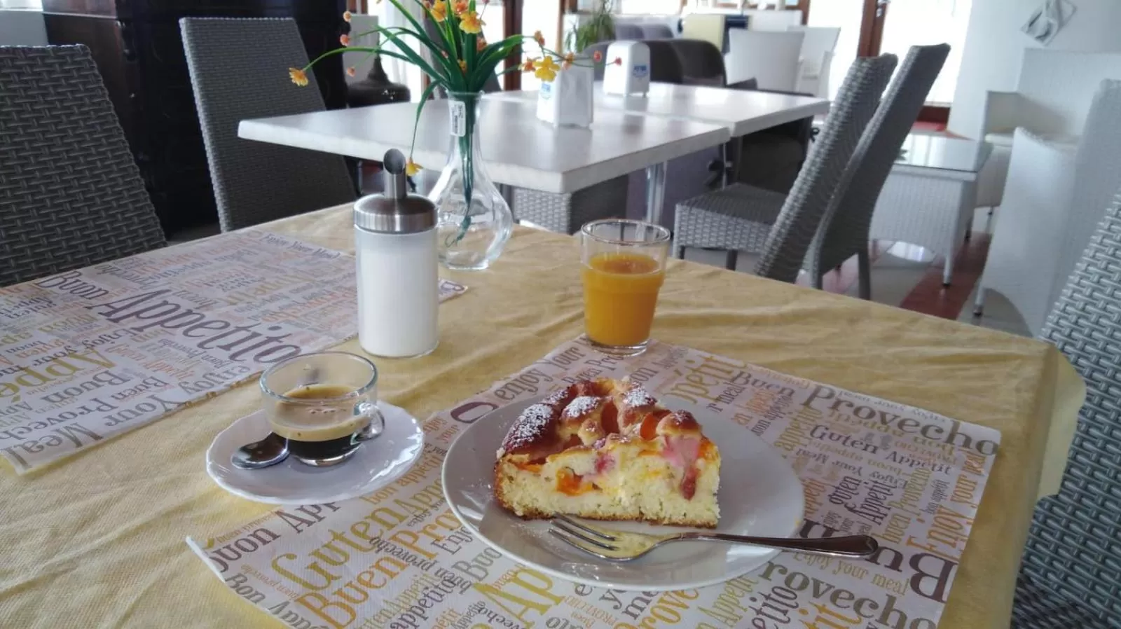 Breakfast in B&B Palazzo Manfredi Vieste, Fronte mare con Parcheggio