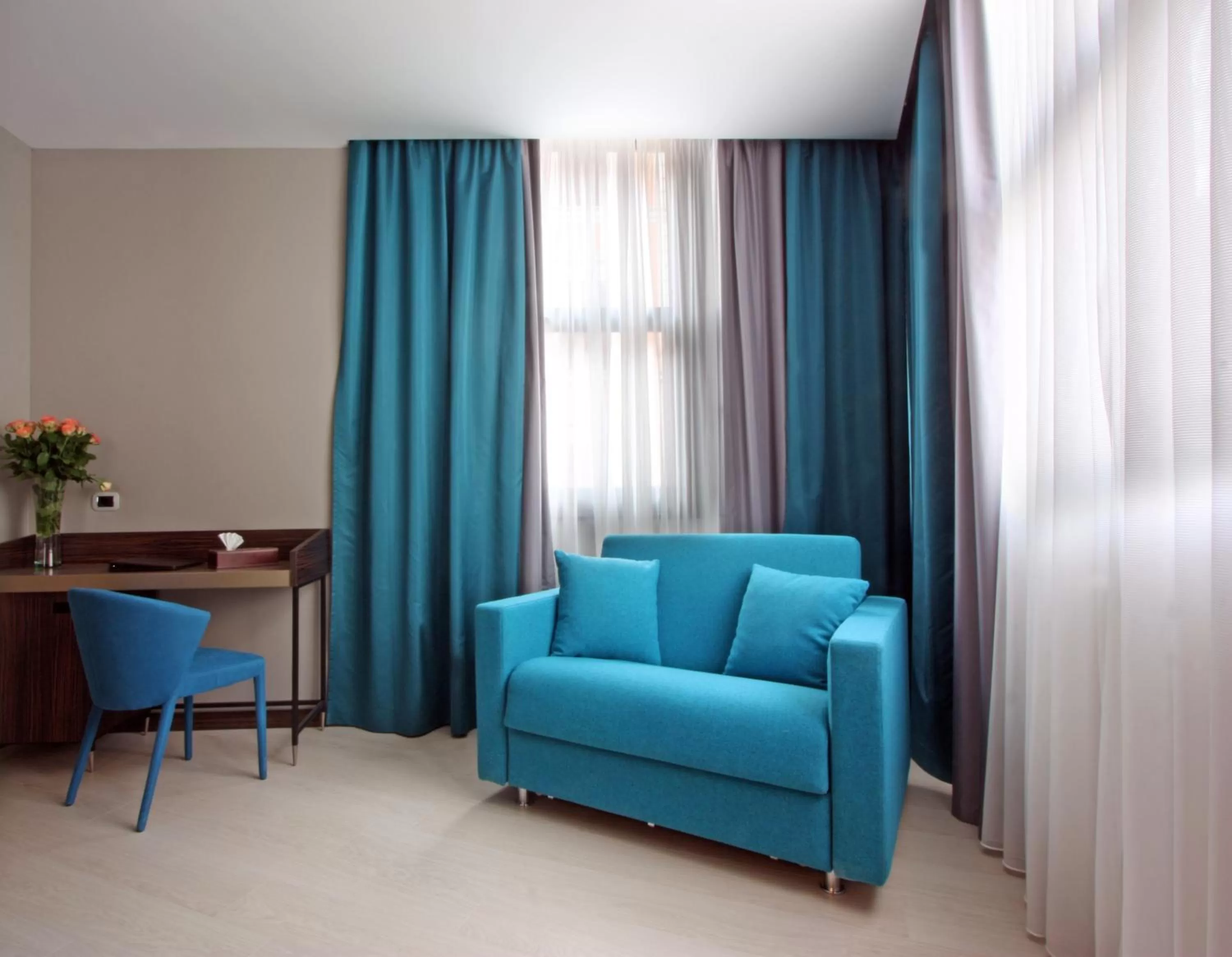 Living room in The Hive Hotel