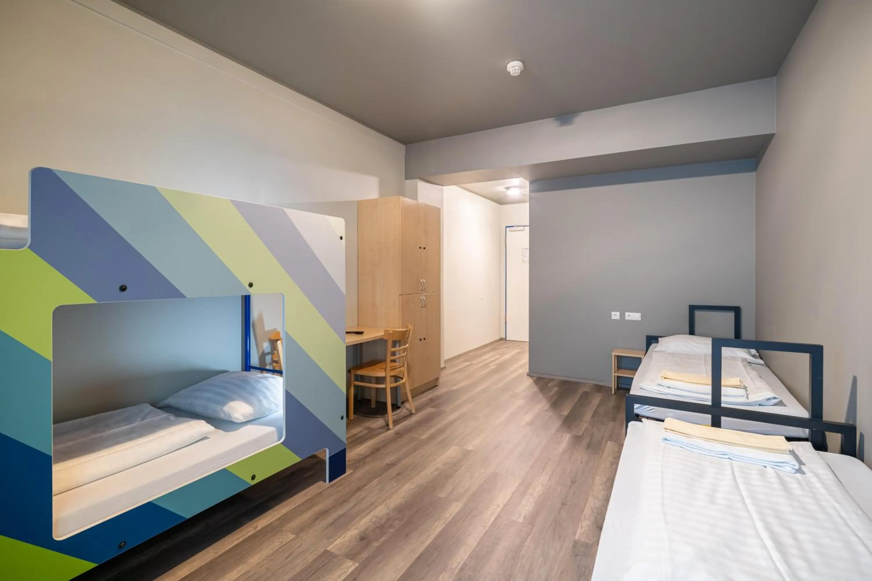 Photo of the whole room, Bed in a&o Salzburg Hauptbahnhof