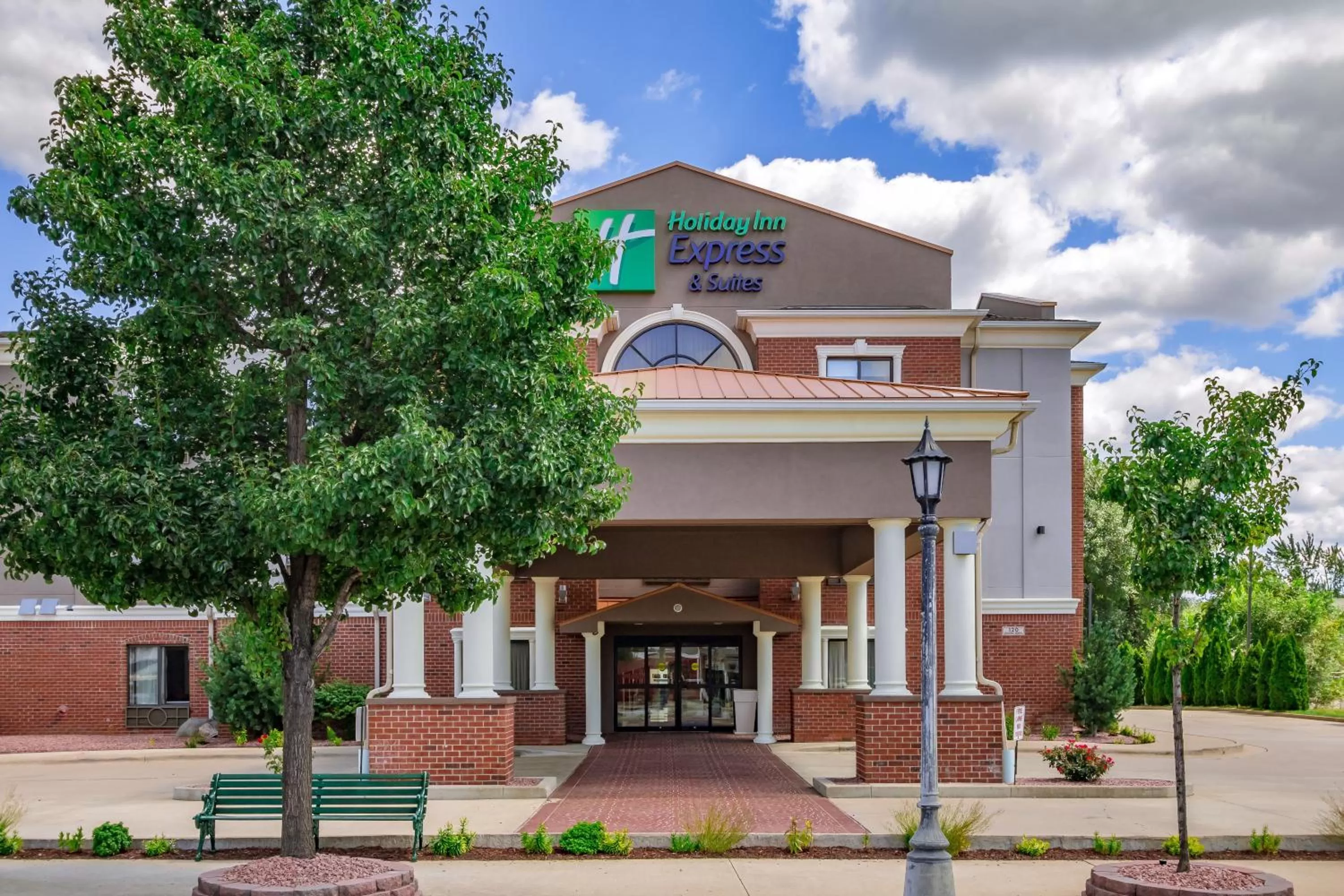 Property building in Holiday Inn Express & Suites - South Bend - Notre Dame Univ.