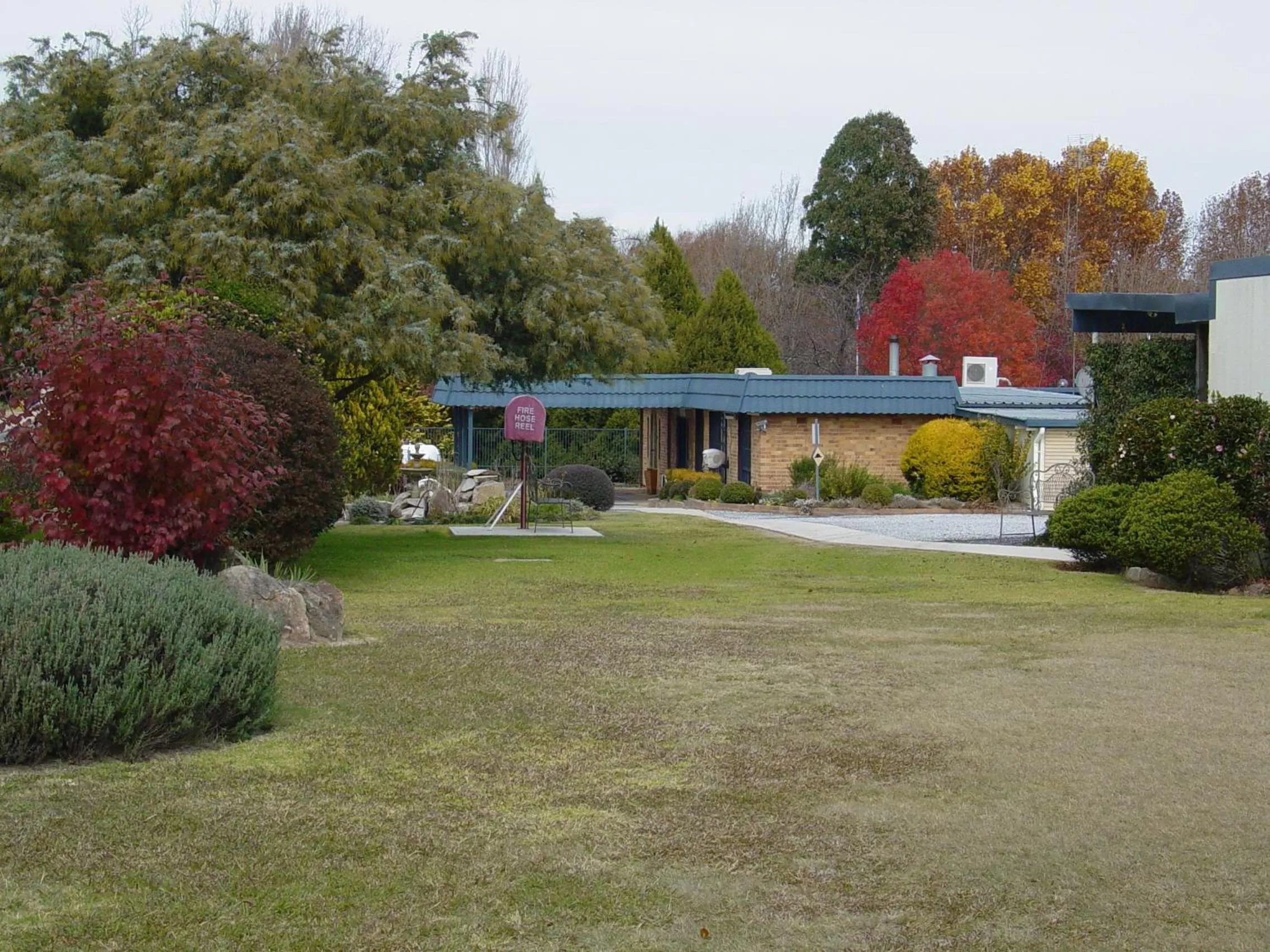 Garden, Property Building in Tally Ho Motor Inn