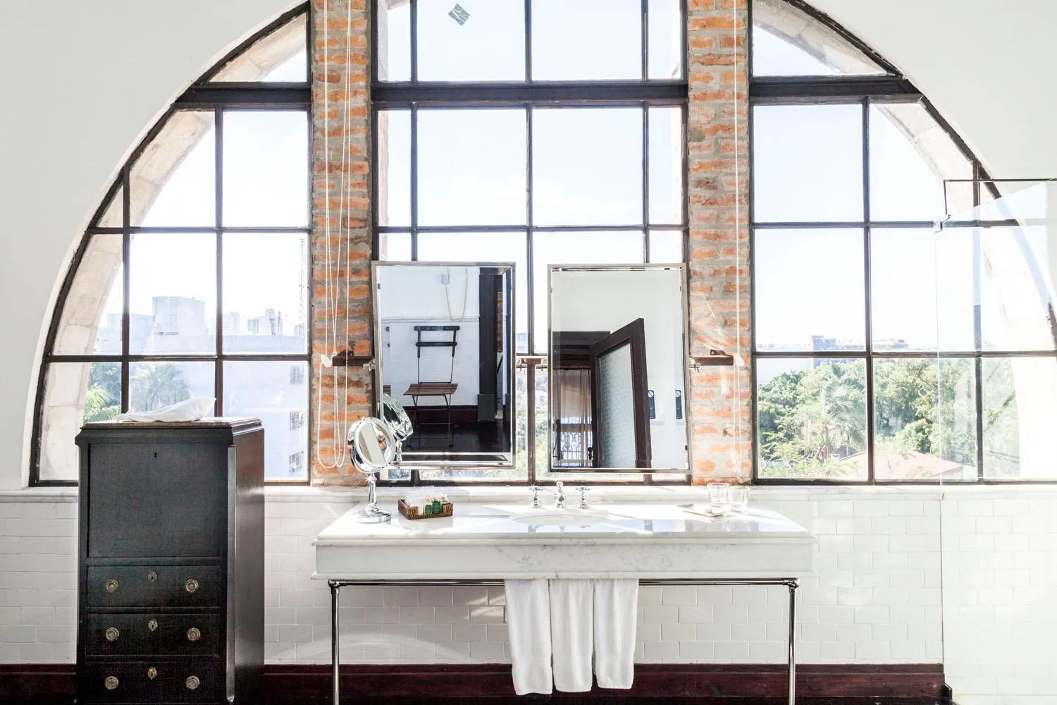 Bathroom in Factoria Hotel